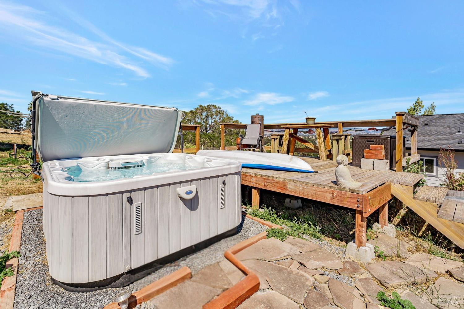 Detail Gallery Image 23 of 34 For 268 Eucalyptus Rd, Petaluma,  CA 94952 - 2 Beds | 2 Baths