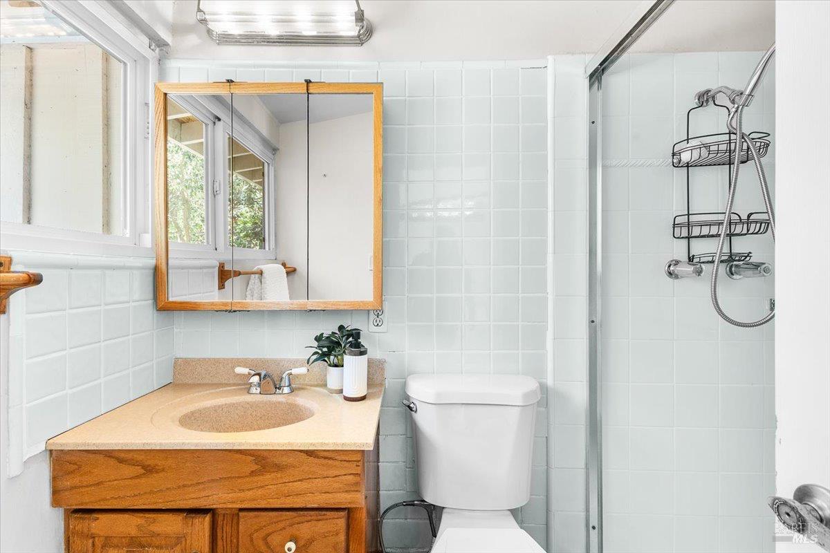 Detail Gallery Image 26 of 50 For 82 Grove Ln, Novato,  CA 94947 - 4 Beds | 2 Baths
