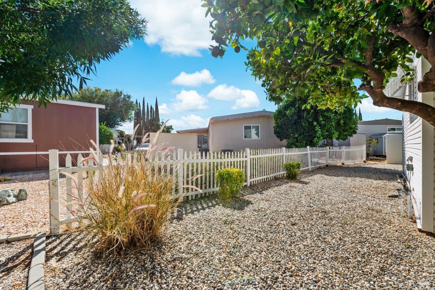 Detail Gallery Image 32 of 33 For 174 Lemon Tree Cir, Vacaville,  CA 95687 - 2 Beds | 2 Baths