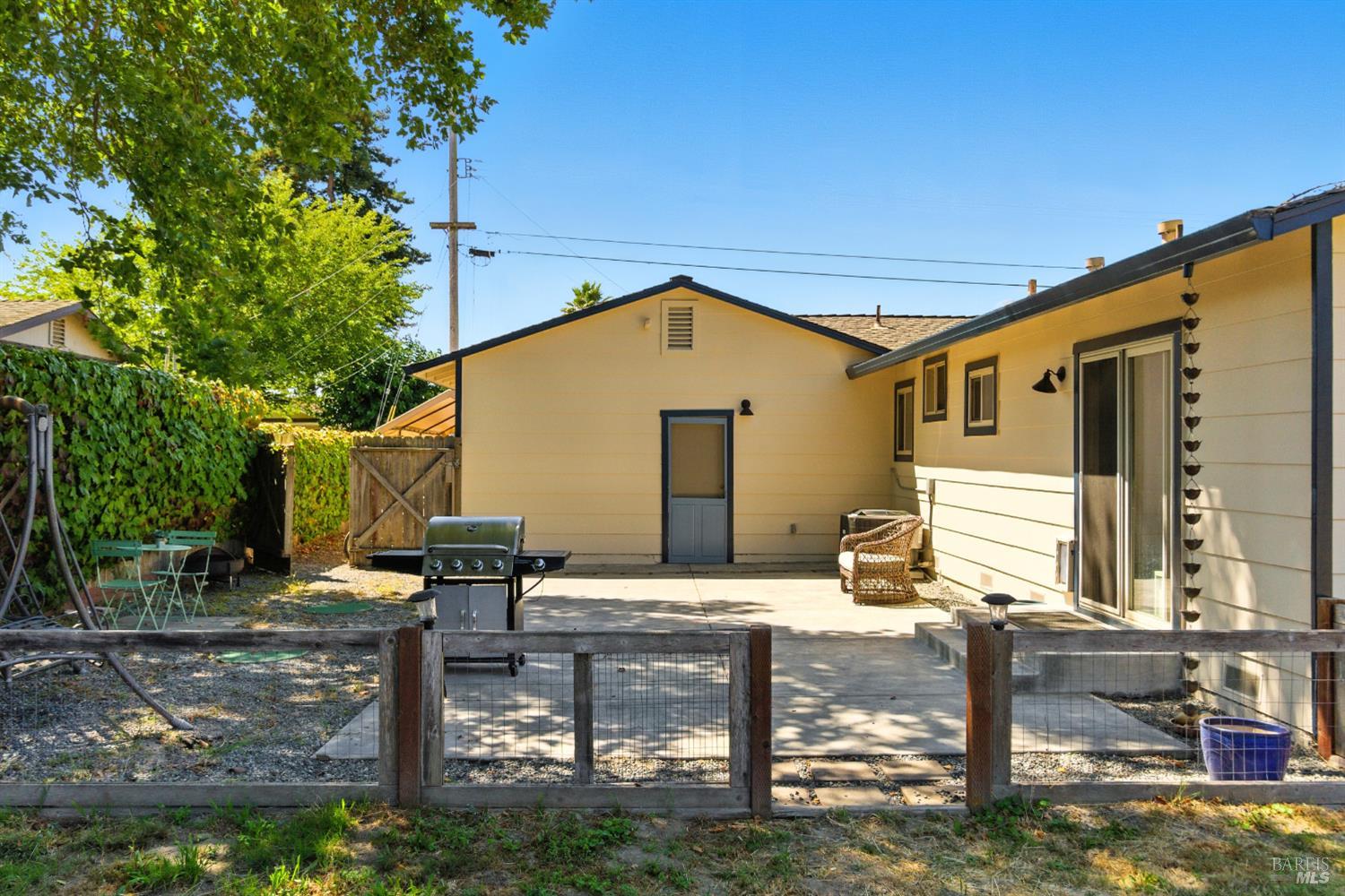 Detail Gallery Image 10 of 42 For 5816 Lowell Ct, Cotati,  CA 94931 - 3 Beds | 2 Baths