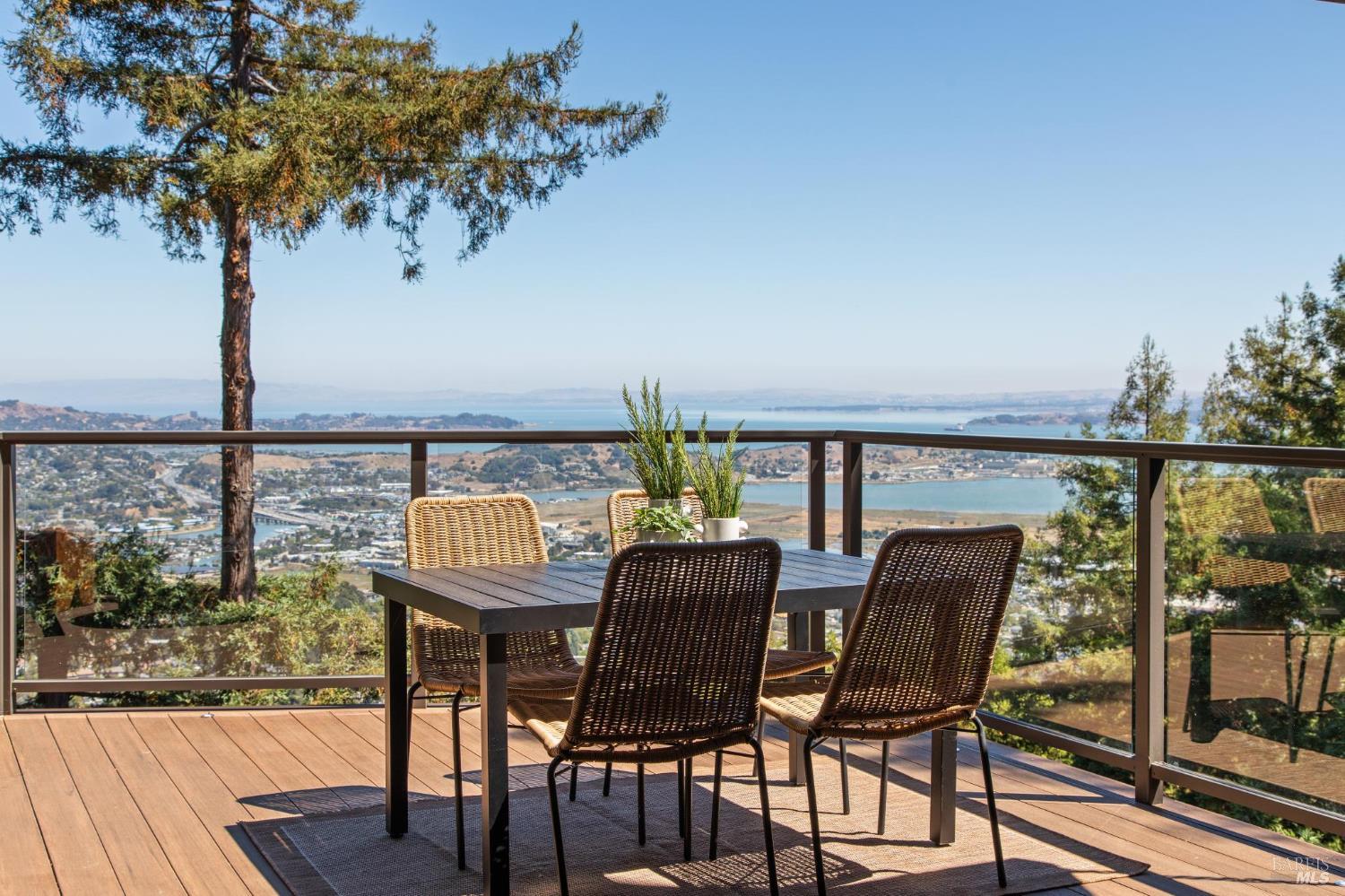 Detail Gallery Image 18 of 85 For 404 Summit Dr, Corte Madera,  CA 94925 - 3 Beds | 4 Baths