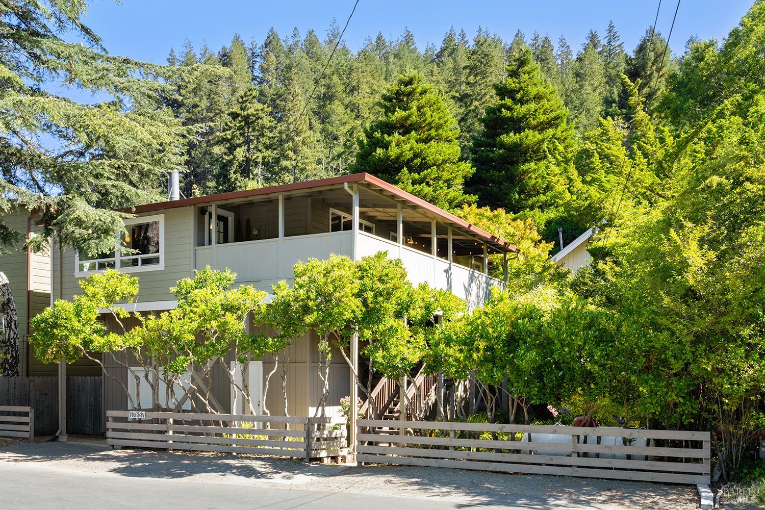 Detail Gallery Image 3 of 56 For 17837 Orchard Ave, Guerneville,  CA 95446 - 3 Beds | 2 Baths