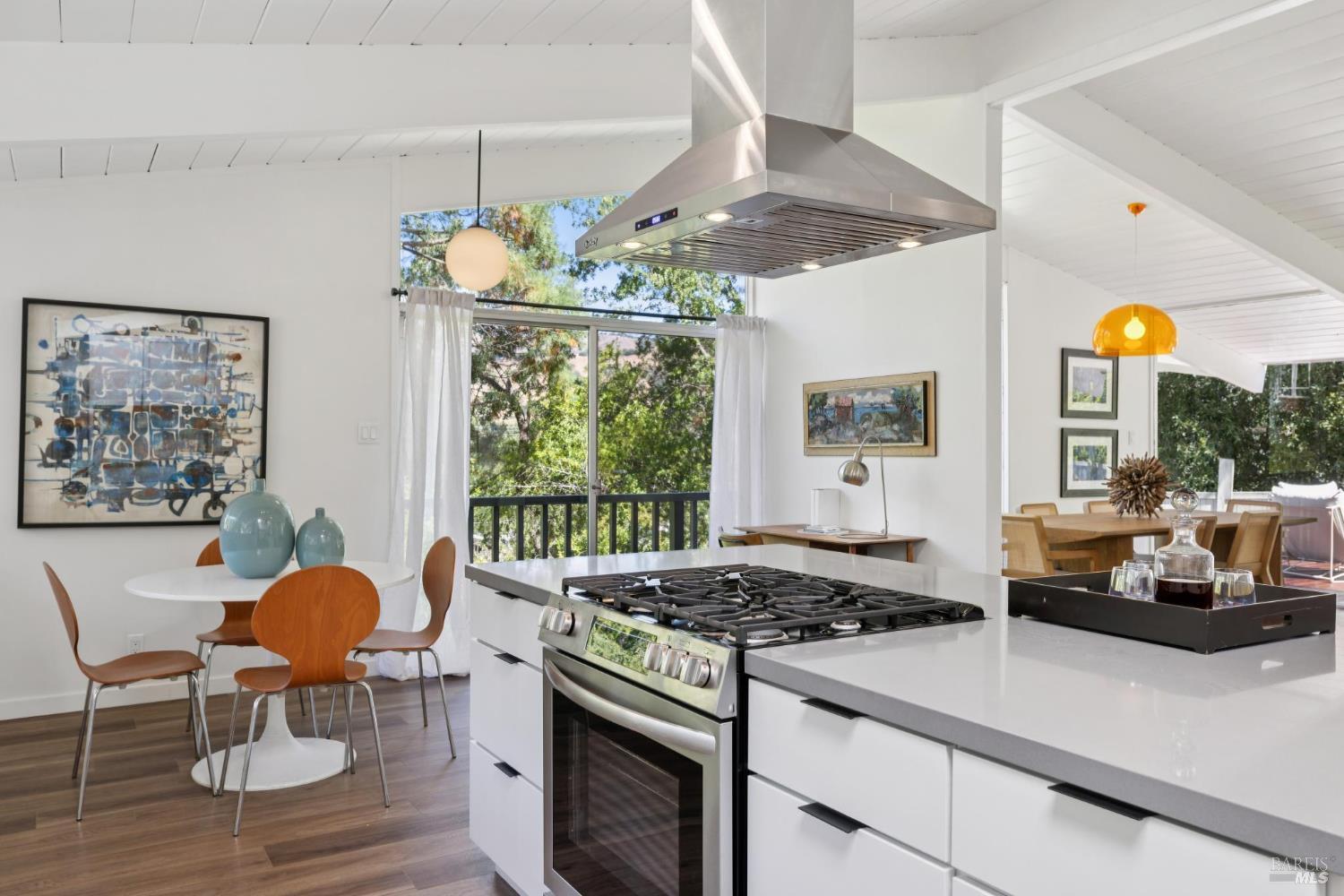 Detail Gallery Image 19 of 53 For 876 Las Ovejas Ave, San Rafael,  CA 94903 - 4 Beds | 2 Baths