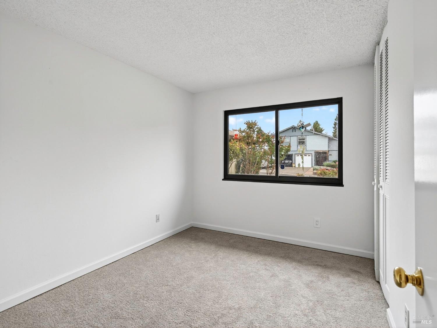 Detail Gallery Image 30 of 39 For 1552 Moonview Ct, Santa Rosa,  CA 95401 - 3 Beds | 2 Baths