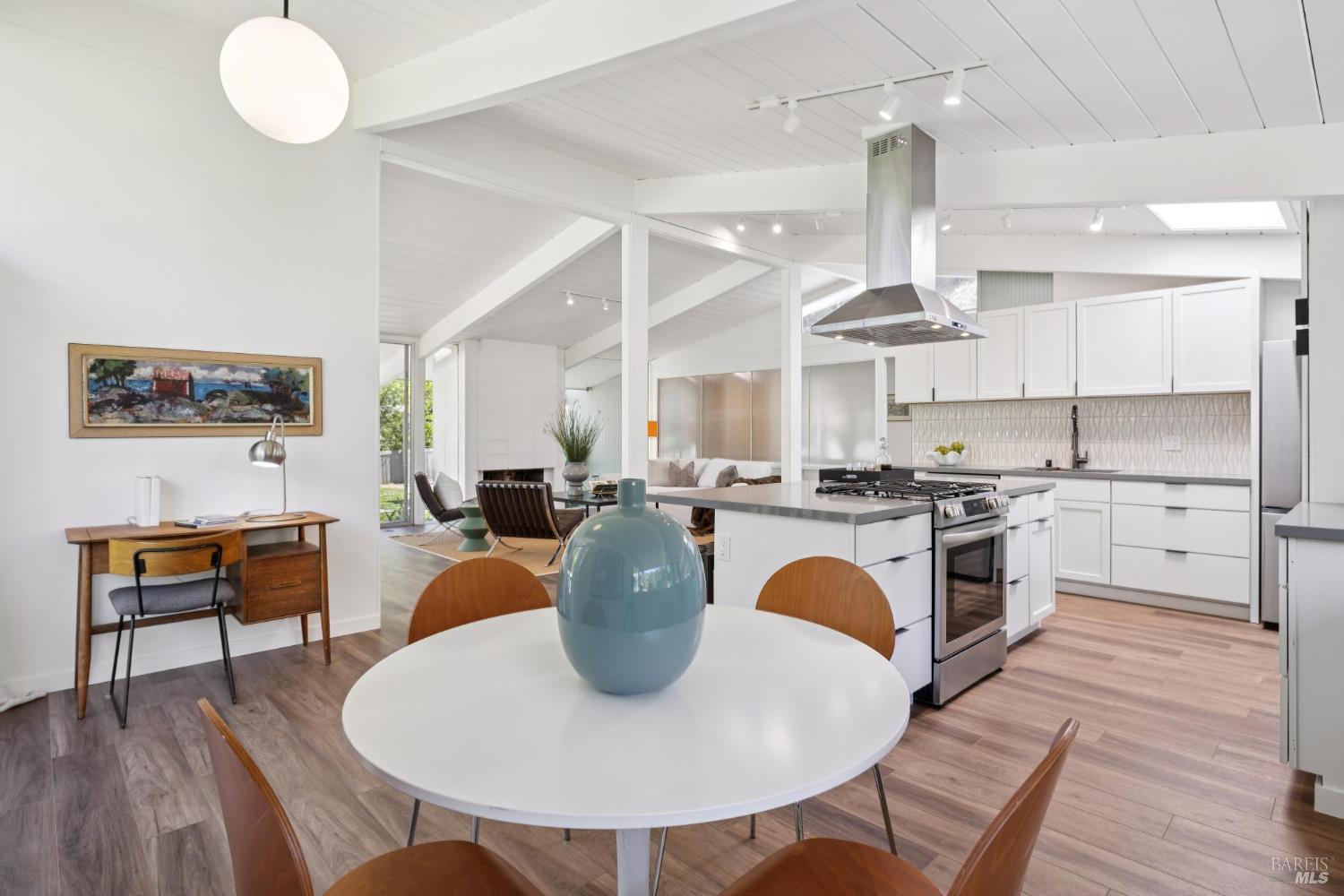 Detail Gallery Image 20 of 53 For 876 Las Ovejas Ave, San Rafael,  CA 94903 - 4 Beds | 2 Baths