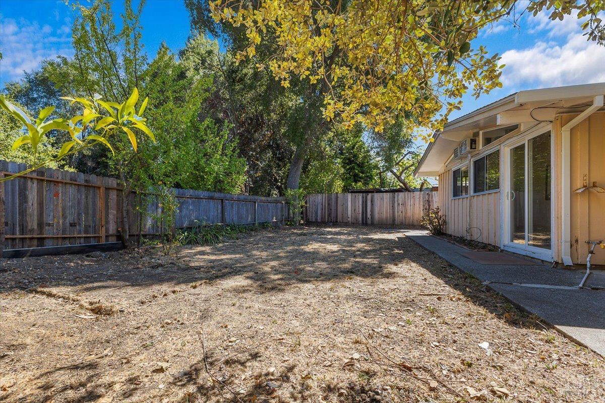 Detail Gallery Image 41 of 50 For 82 Grove Ln, Novato,  CA 94947 - 4 Beds | 2 Baths