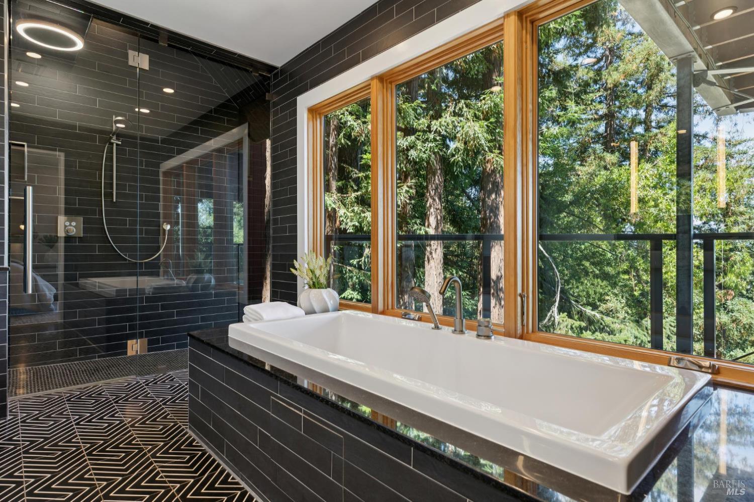 Detail Gallery Image 48 of 85 For 404 Summit Dr, Corte Madera,  CA 94925 - 3 Beds | 4 Baths