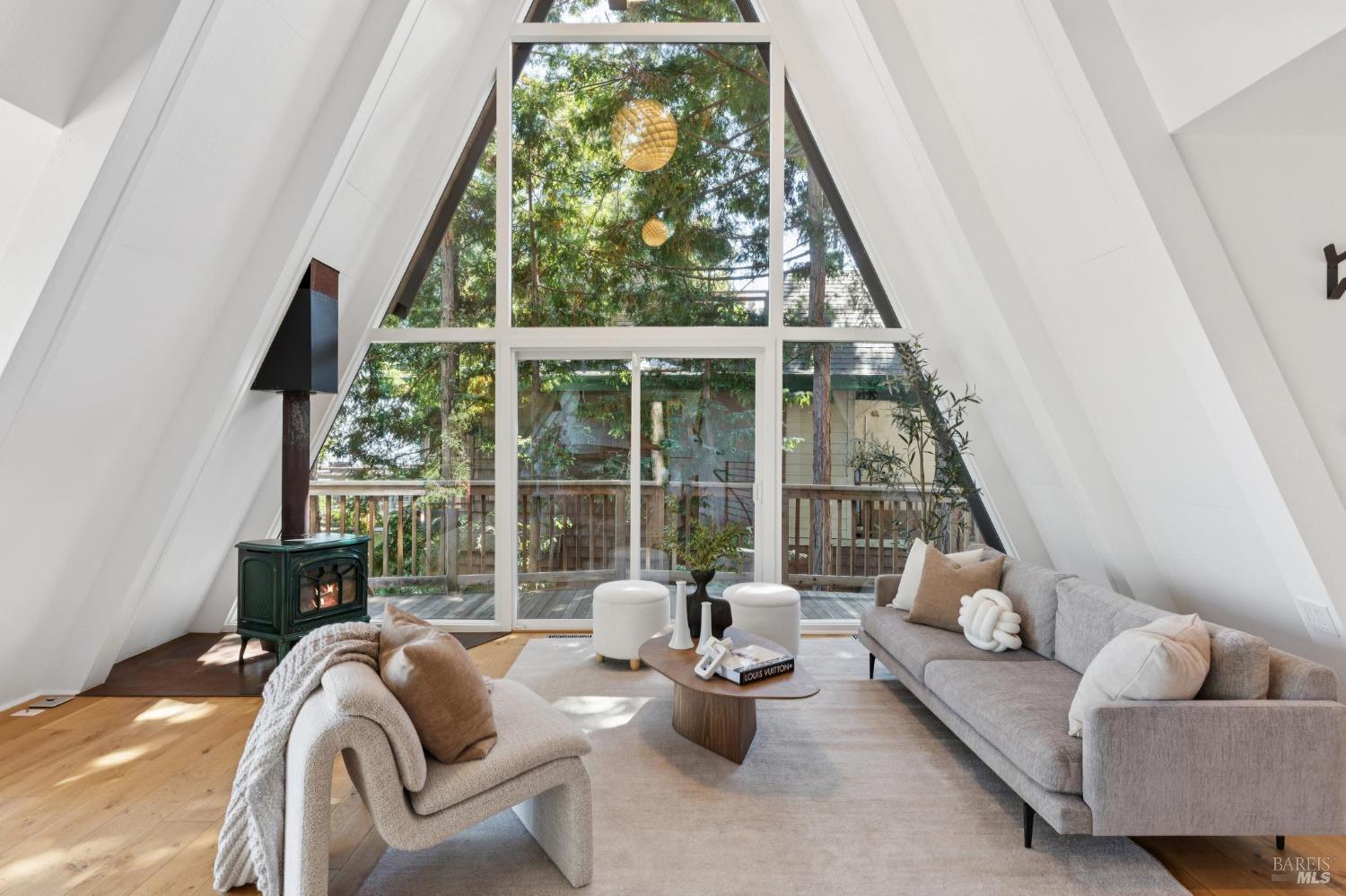Detail Gallery Image 7 of 85 For 404 Summit Dr, Corte Madera,  CA 94925 - 3 Beds | 4 Baths