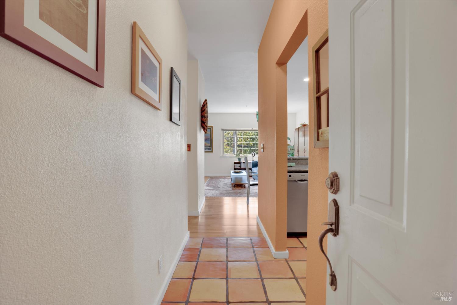 Detail Gallery Image 4 of 19 For 1708 Lexington Ave #9,  El Cerrito,  CA 94530 - 2 Beds | 1 Baths