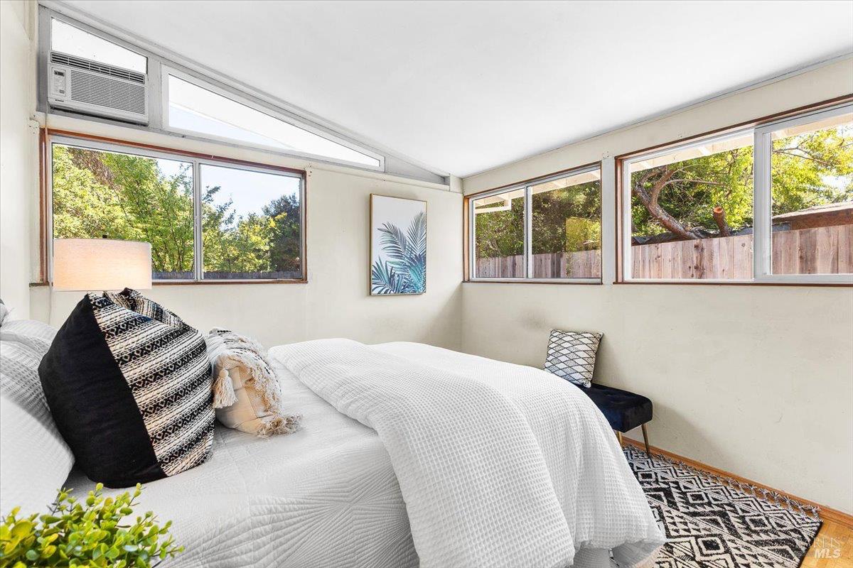 Detail Gallery Image 29 of 50 For 82 Grove Ln, Novato,  CA 94947 - 4 Beds | 2 Baths
