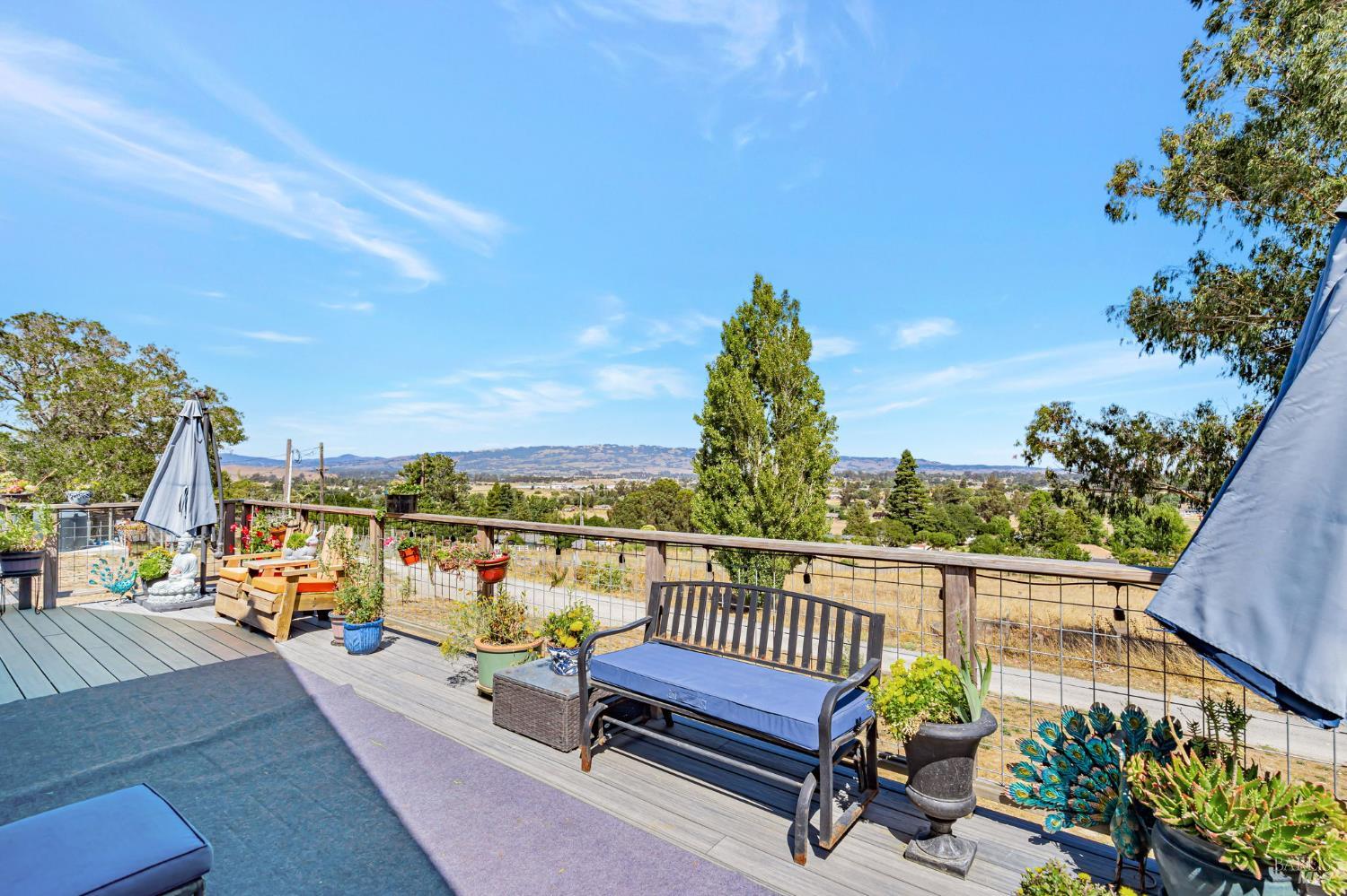 Detail Gallery Image 9 of 34 For 268 Eucalyptus Rd, Petaluma,  CA 94952 - 2 Beds | 2 Baths