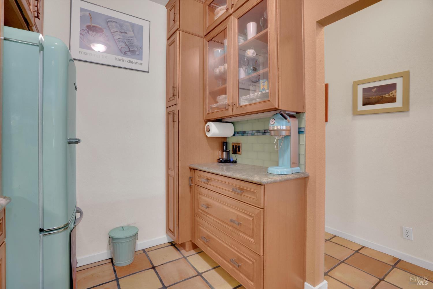 Detail Gallery Image 5 of 19 For 1708 Lexington Ave #9,  El Cerrito,  CA 94530 - 2 Beds | 1 Baths