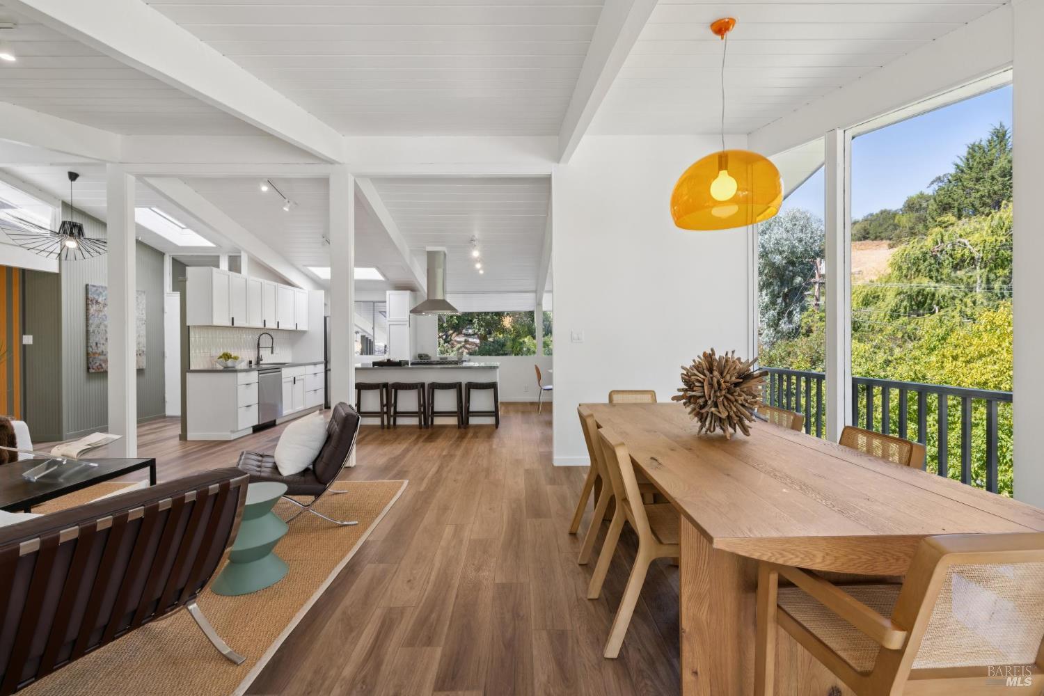 Detail Gallery Image 12 of 53 For 876 Las Ovejas Ave, San Rafael,  CA 94903 - 4 Beds | 2 Baths