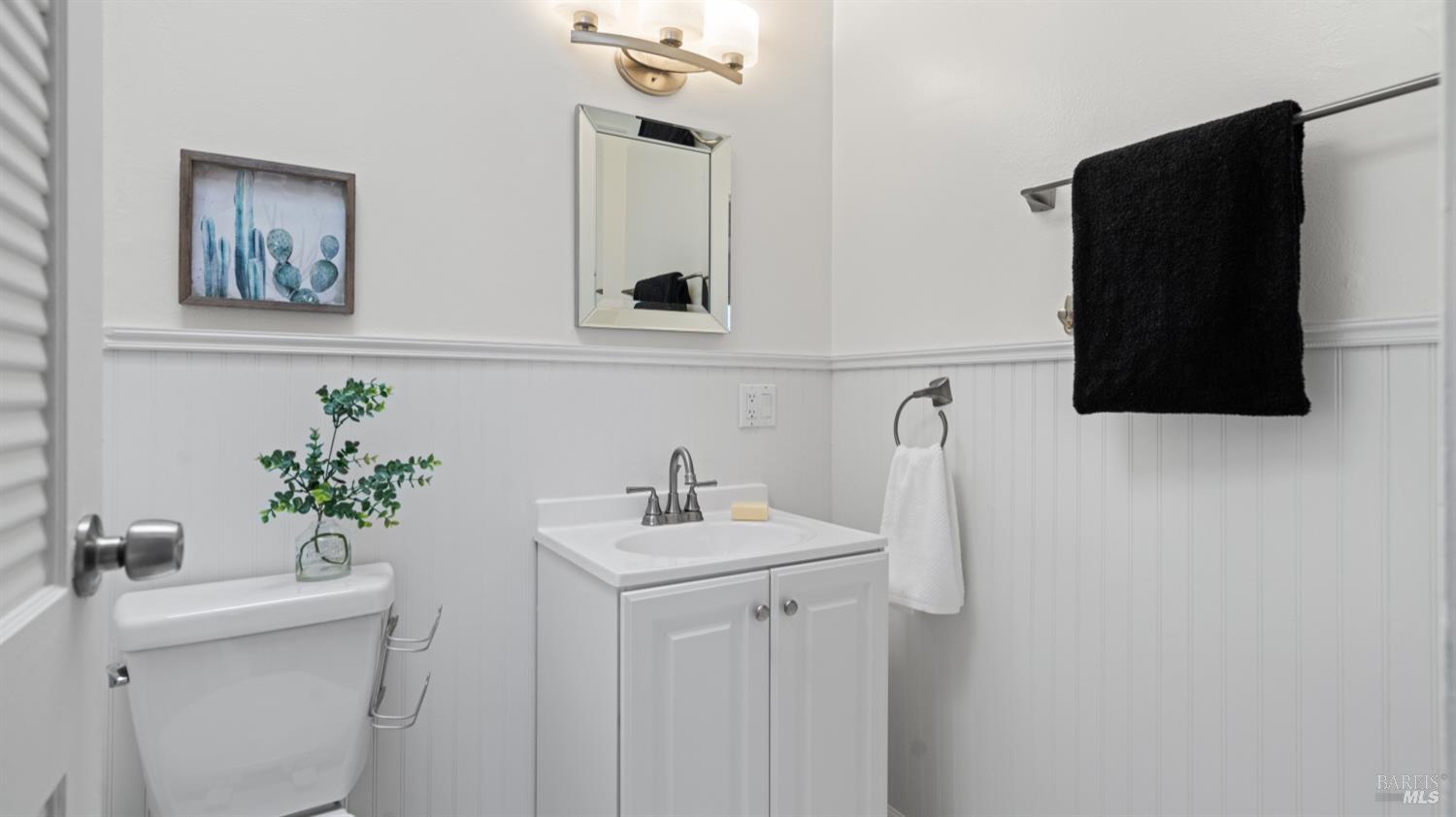 Detail Gallery Image 17 of 40 For 765 Sun Ln, Novato,  CA 94947 - 4 Beds | 3 Baths