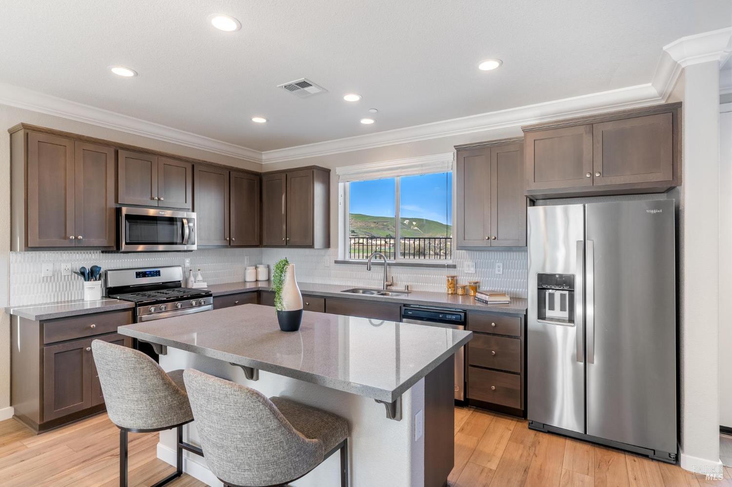 Detail Gallery Image 6 of 20 For 1465 Monument Ln, Fairfield,  CA 94533 - 3 Beds | 2/1 Baths