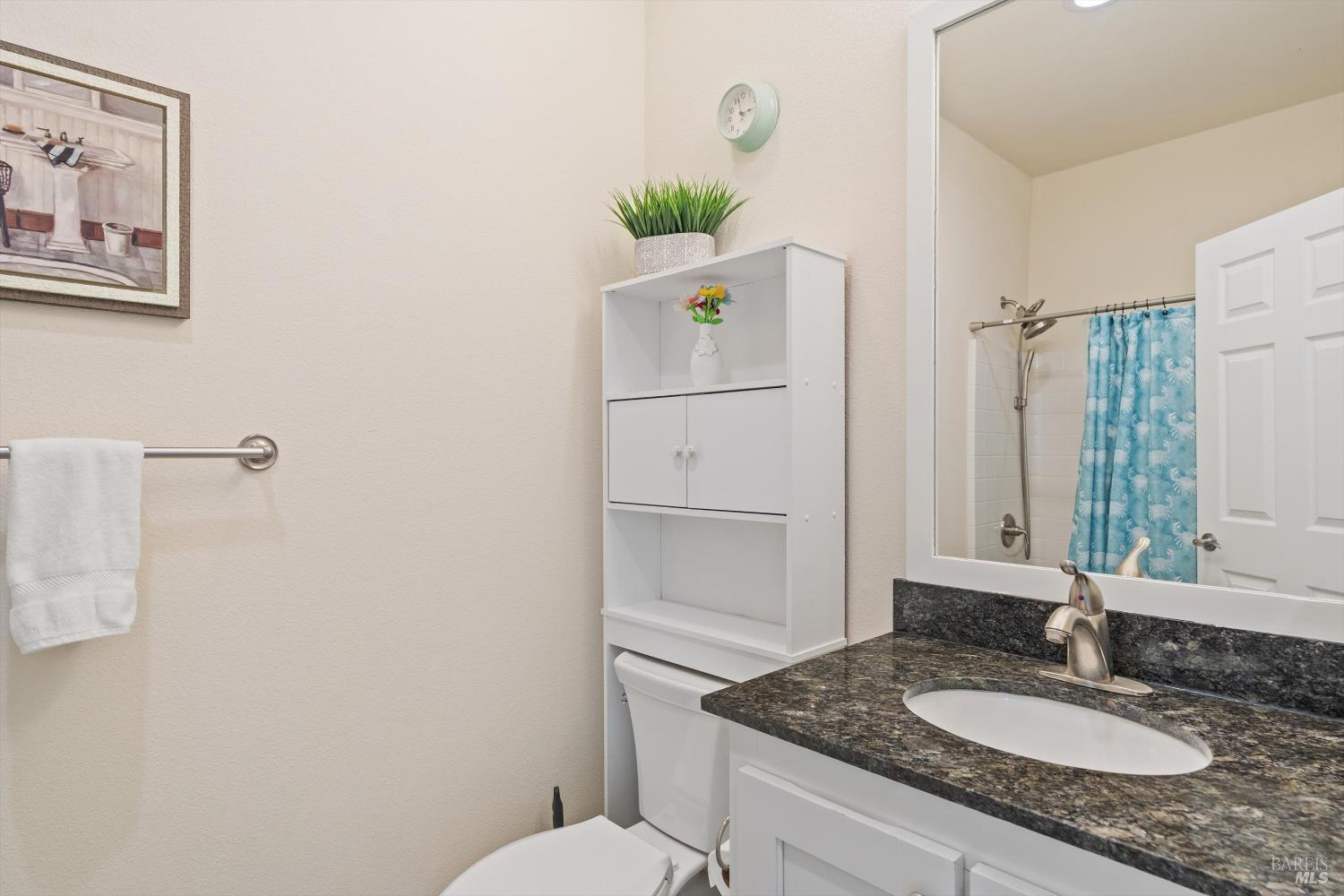 Detail Gallery Image 9 of 12 For 71 Candlewood Dr, Petaluma,  CA 94954 - 2 Beds | 2 Baths