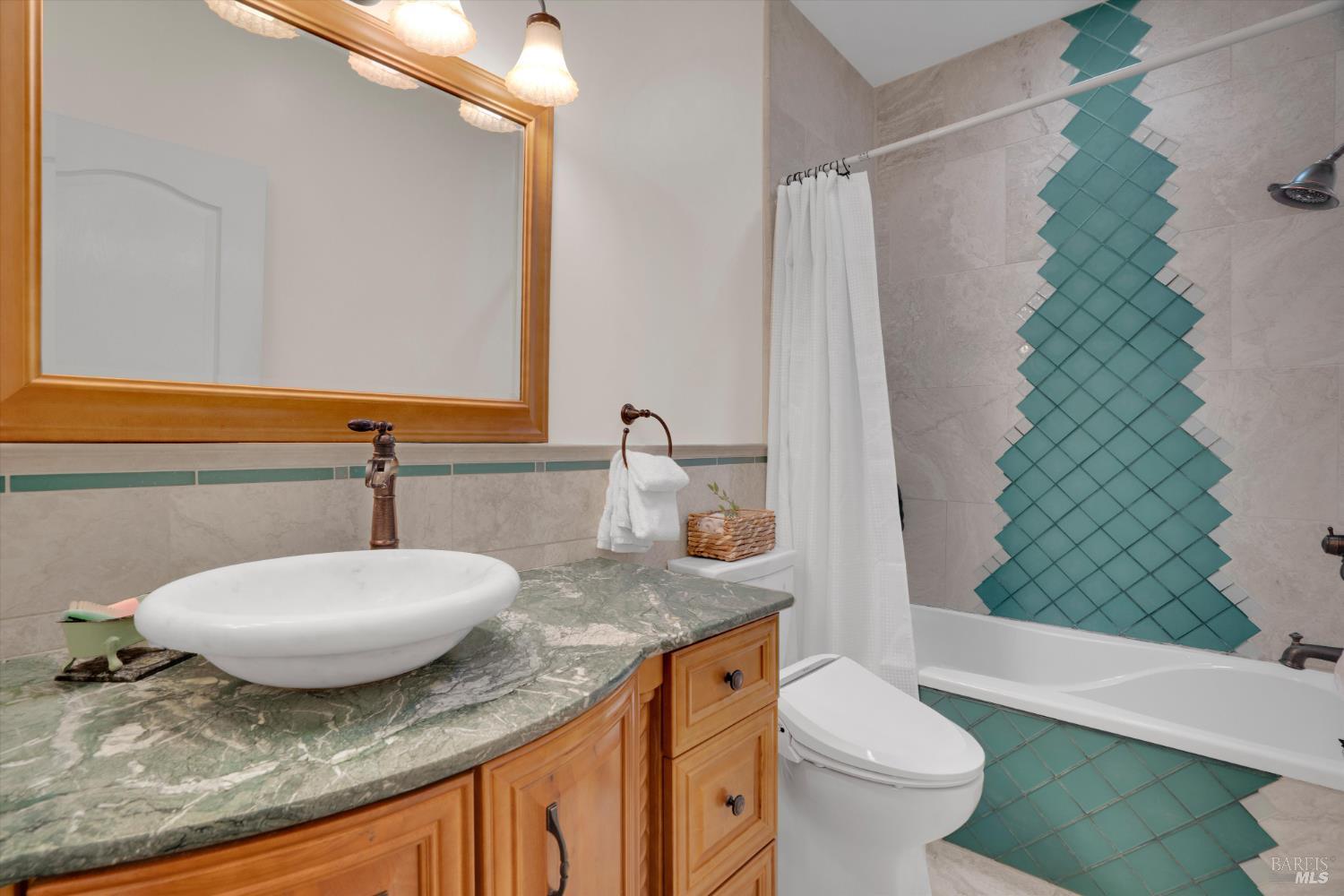 Detail Gallery Image 12 of 19 For 1708 Lexington Ave #9,  El Cerrito,  CA 94530 - 2 Beds | 1 Baths