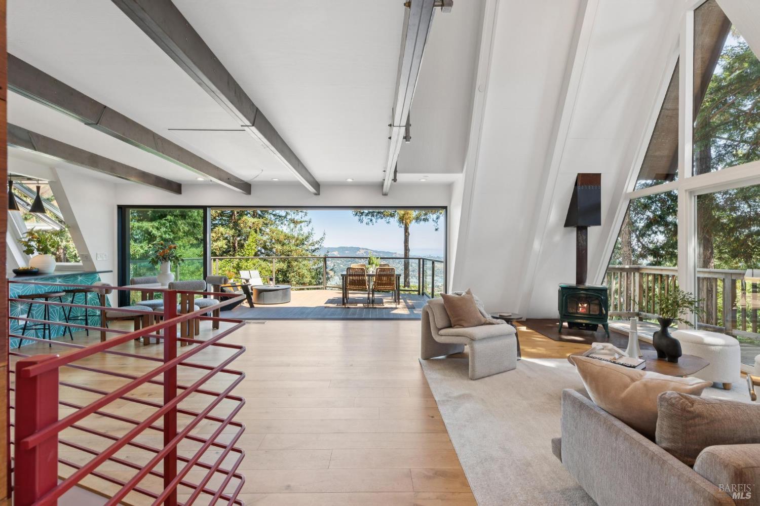 Detail Gallery Image 4 of 85 For 404 Summit Dr, Corte Madera,  CA 94925 - 3 Beds | 4 Baths