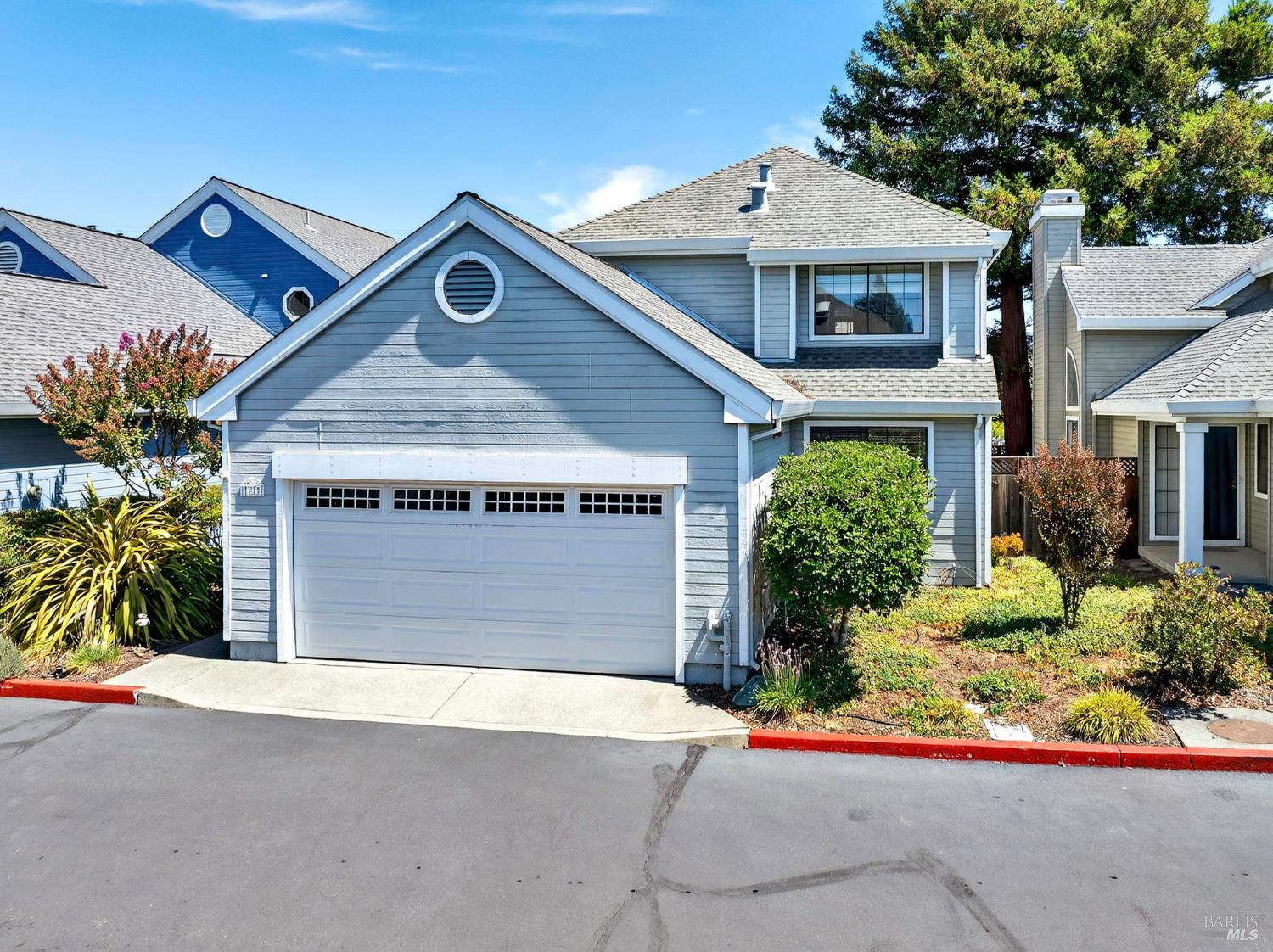 Detail Gallery Image 2 of 42 For 22 Valley West Cir, Napa,  CA 94558 - 3 Beds | 2/1 Baths