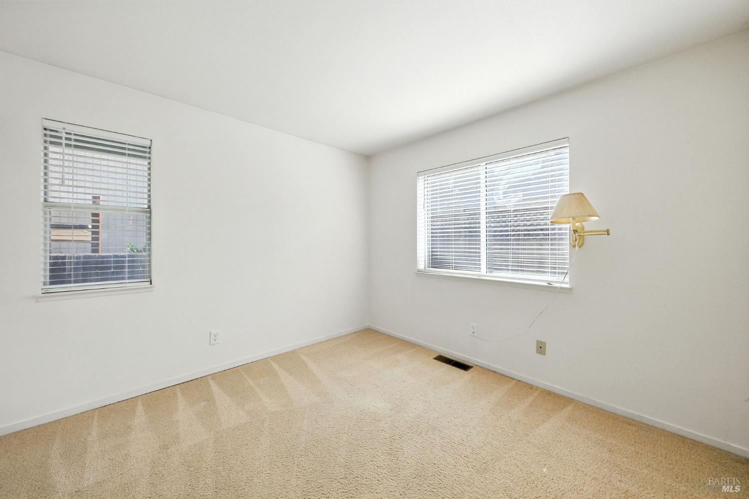 Detail Gallery Image 31 of 36 For 1424 Dandelion Way, Petaluma,  CA 94954 - 3 Beds | 2 Baths