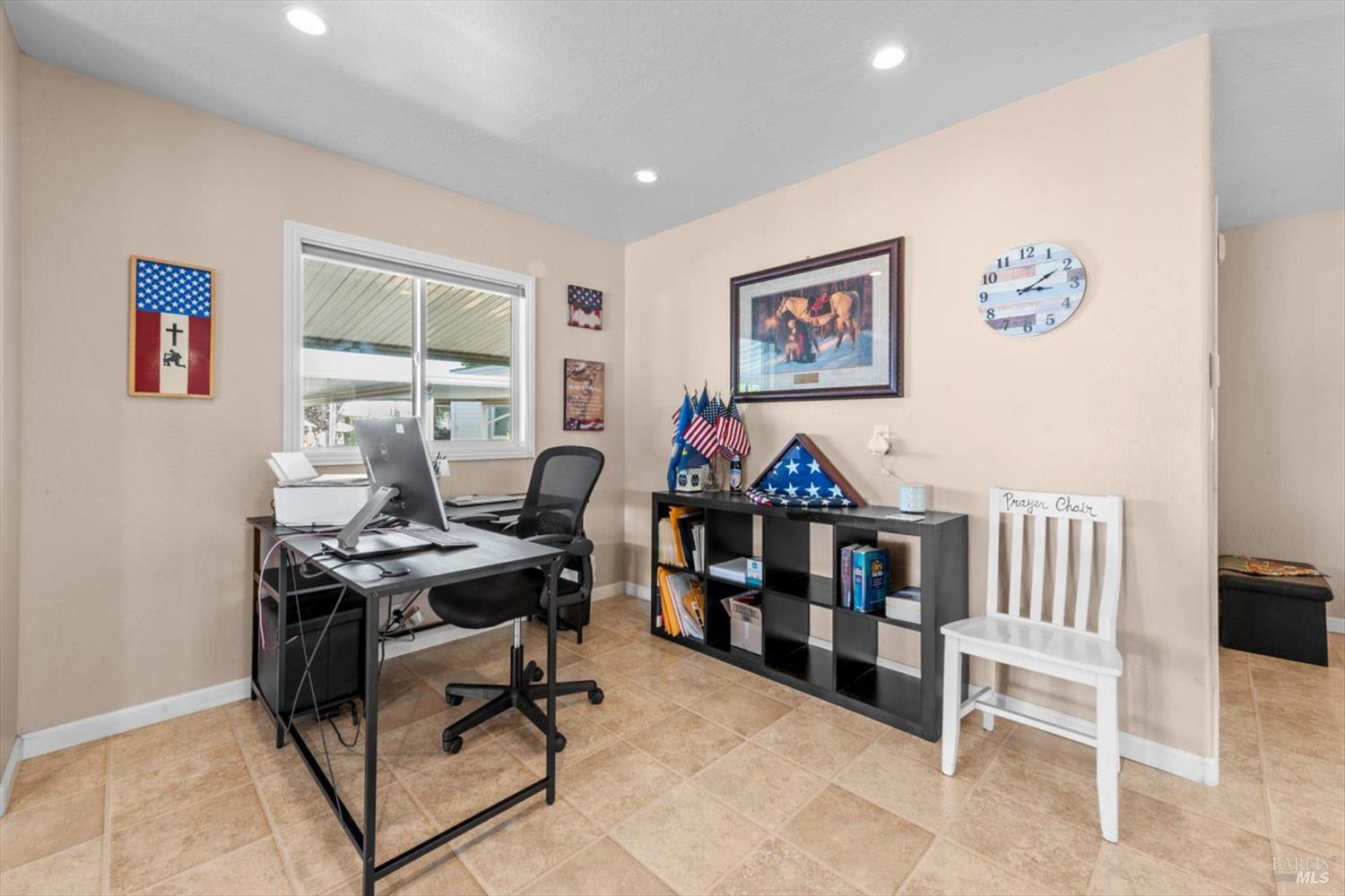 Detail Gallery Image 10 of 33 For 174 Lemon Tree Cir, Vacaville,  CA 95687 - 2 Beds | 2 Baths