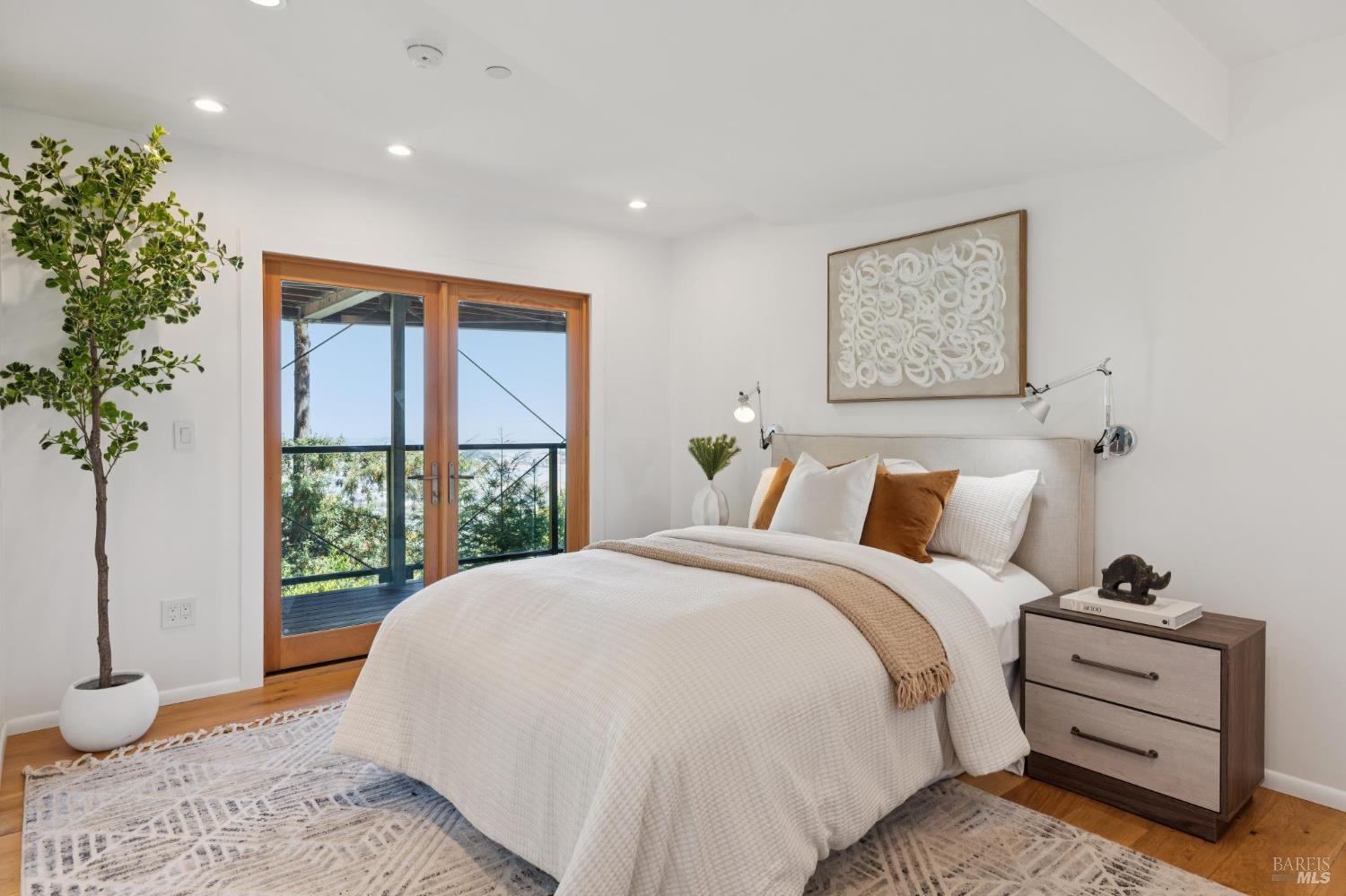 Detail Gallery Image 45 of 85 For 404 Summit Dr, Corte Madera,  CA 94925 - 3 Beds | 4 Baths