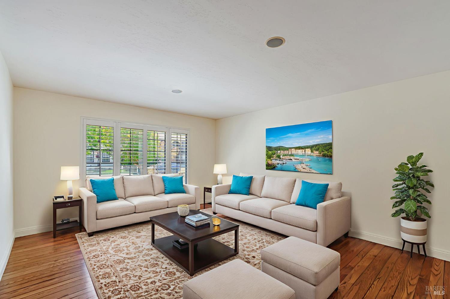 Detail Gallery Image 19 of 45 For 2213 Warwick Dr, Santa Rosa,  CA 95405 - 3 Beds | 2/1 Baths