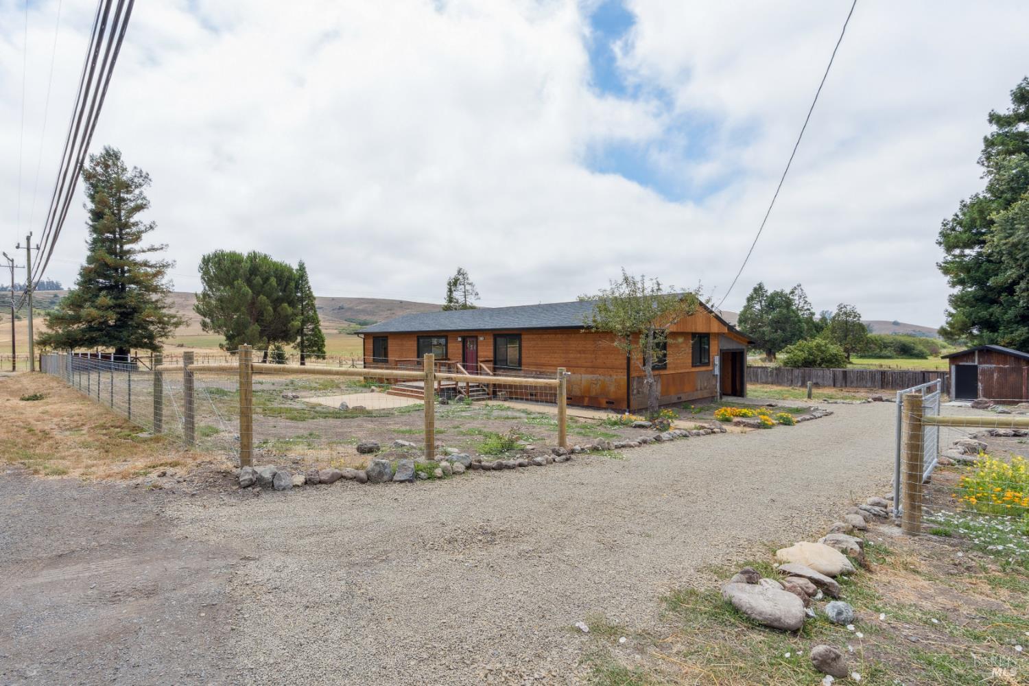 Detail Gallery Image 4 of 44 For 6700 Moro St, Petaluma,  CA 94952 - 3 Beds | 2/1 Baths