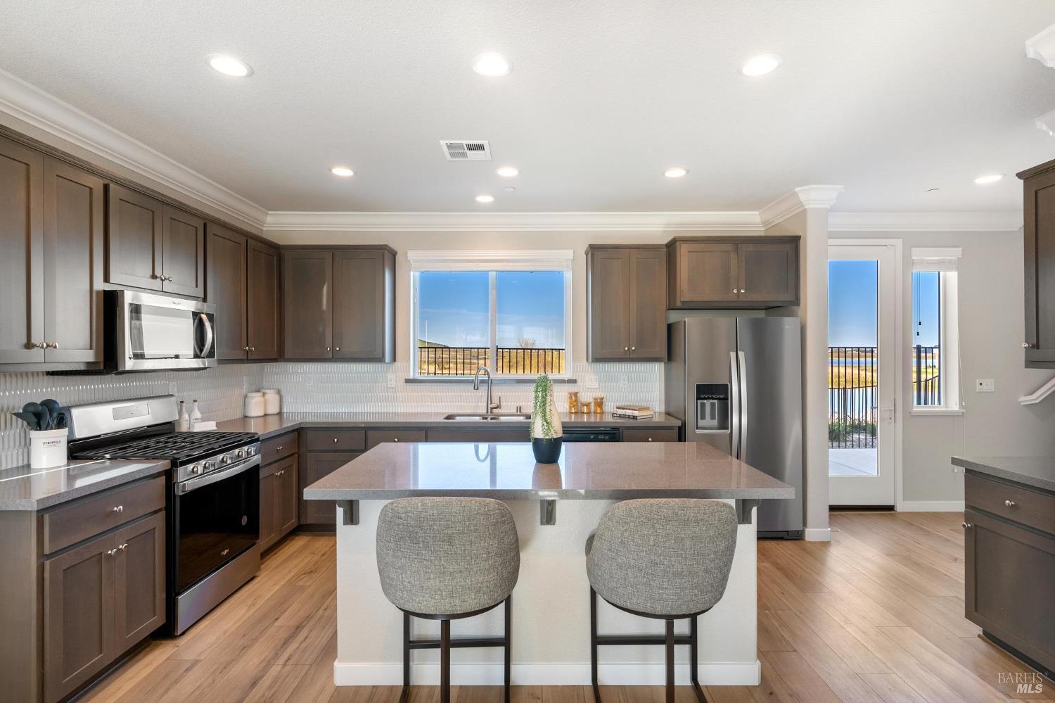 Detail Gallery Image 7 of 20 For 1465 Monument Ln, Fairfield,  CA 94533 - 3 Beds | 2/1 Baths