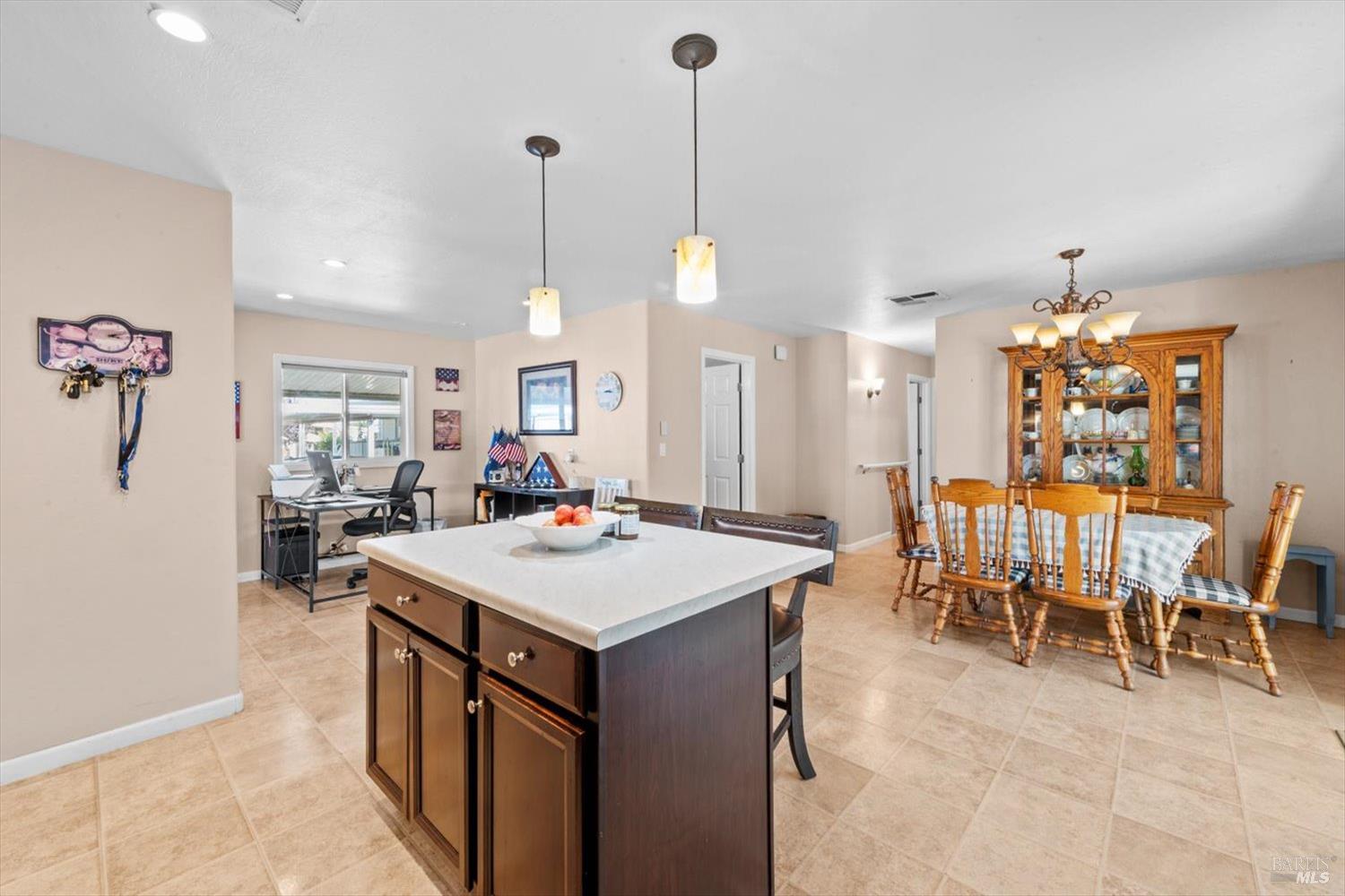 Detail Gallery Image 17 of 33 For 174 Lemon Tree Cir, Vacaville,  CA 95687 - 2 Beds | 2 Baths