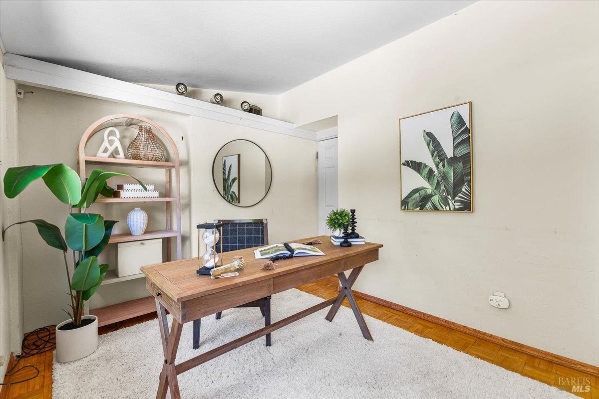 Detail Gallery Image 10 of 50 For 82 Grove Ln, Novato,  CA 94947 - 4 Beds | 2 Baths