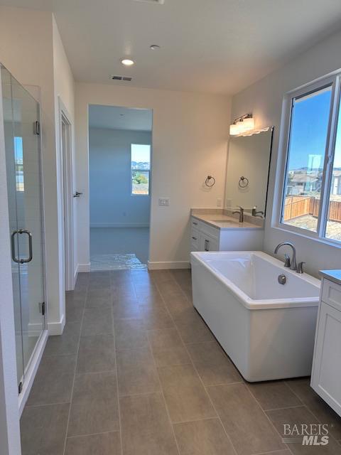 Detail Gallery Image 15 of 17 For 7316 Willowglen Dr, Rohnert Park,  CA 94928 - 3 Beds | 2/1 Baths