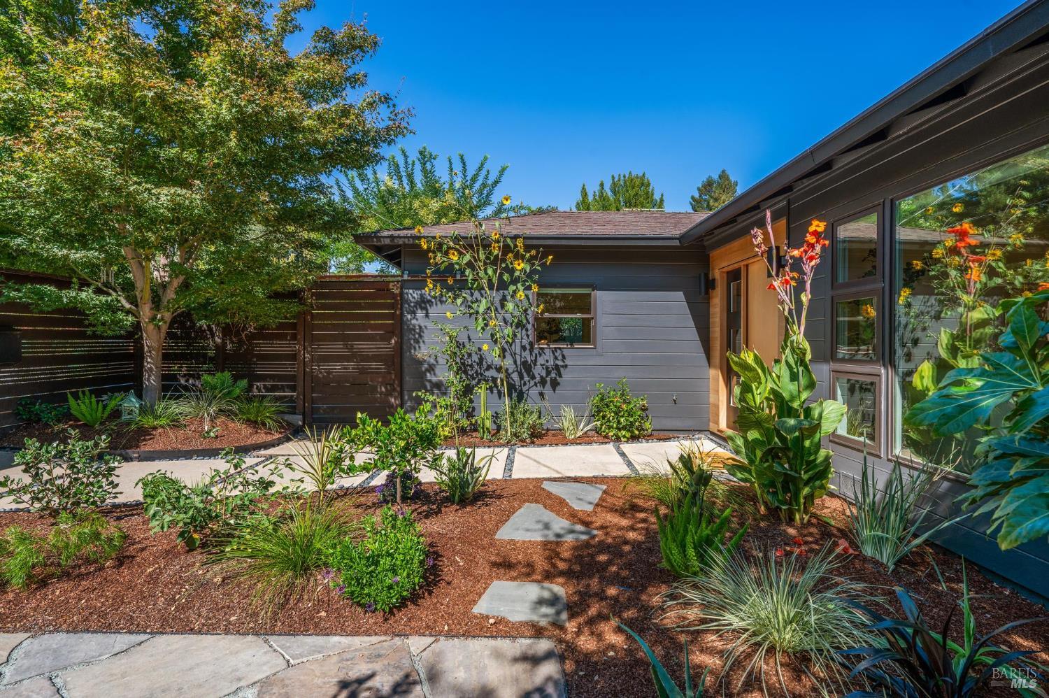 Detail Gallery Image 56 of 72 For 134 San Francisco Blvd, San Anselmo,  CA 94960 - 3 Beds | 3 Baths