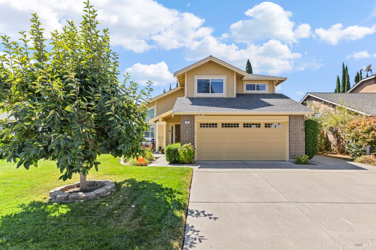 Detail Gallery Image 1 of 42 For 516 Owl Ct, Vacaville,  CA 95687 - 3 Beds | 2/1 Baths