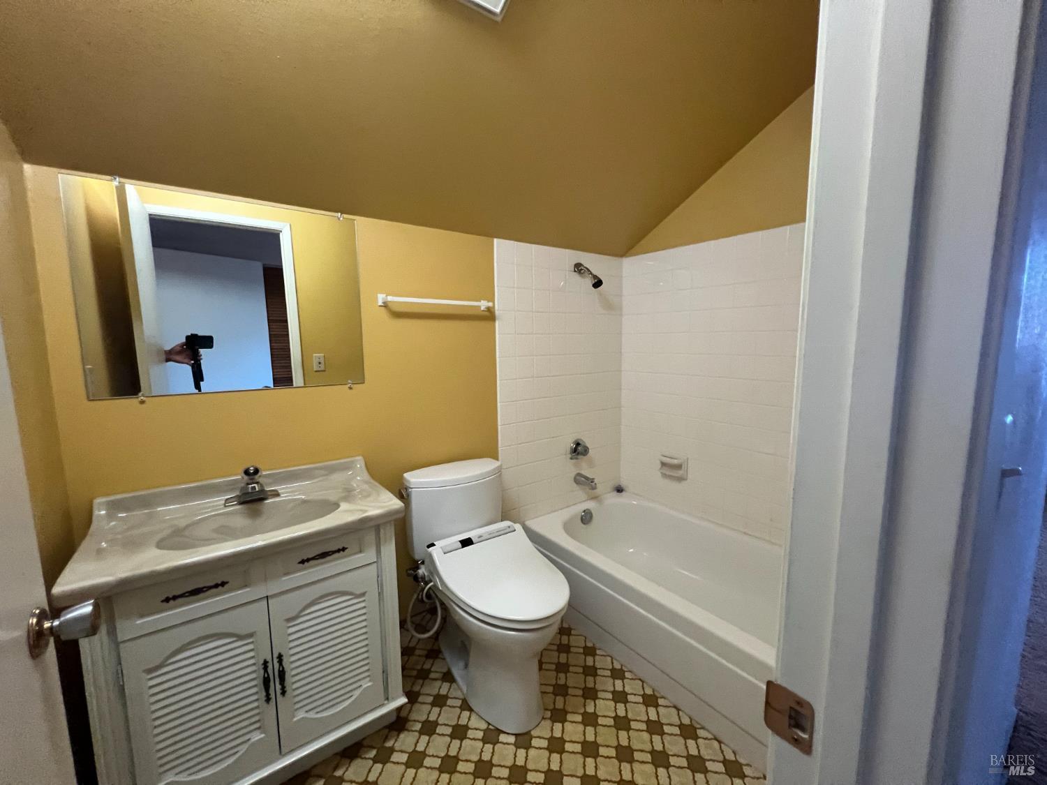 Detail Gallery Image 32 of 42 For 3330 Meadowbrook Rd, Antioch,  CA 94509 - 3 Beds | 2 Baths