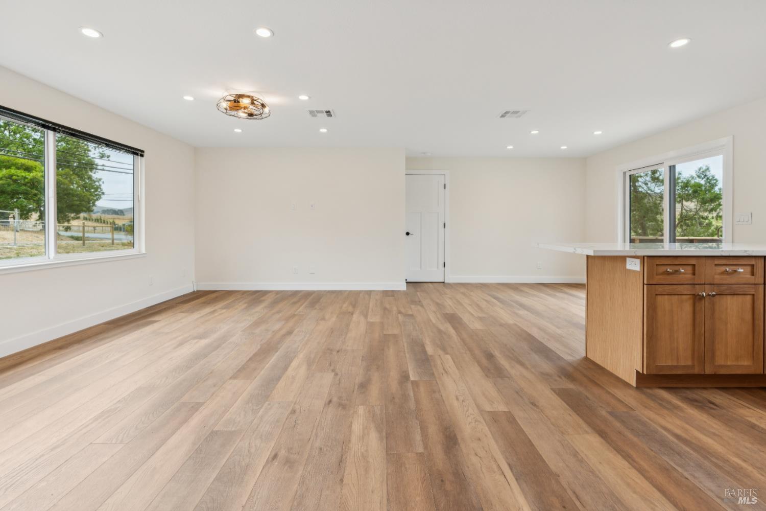 Detail Gallery Image 7 of 44 For 6700 Moro St, Petaluma,  CA 94952 - 3 Beds | 2/1 Baths