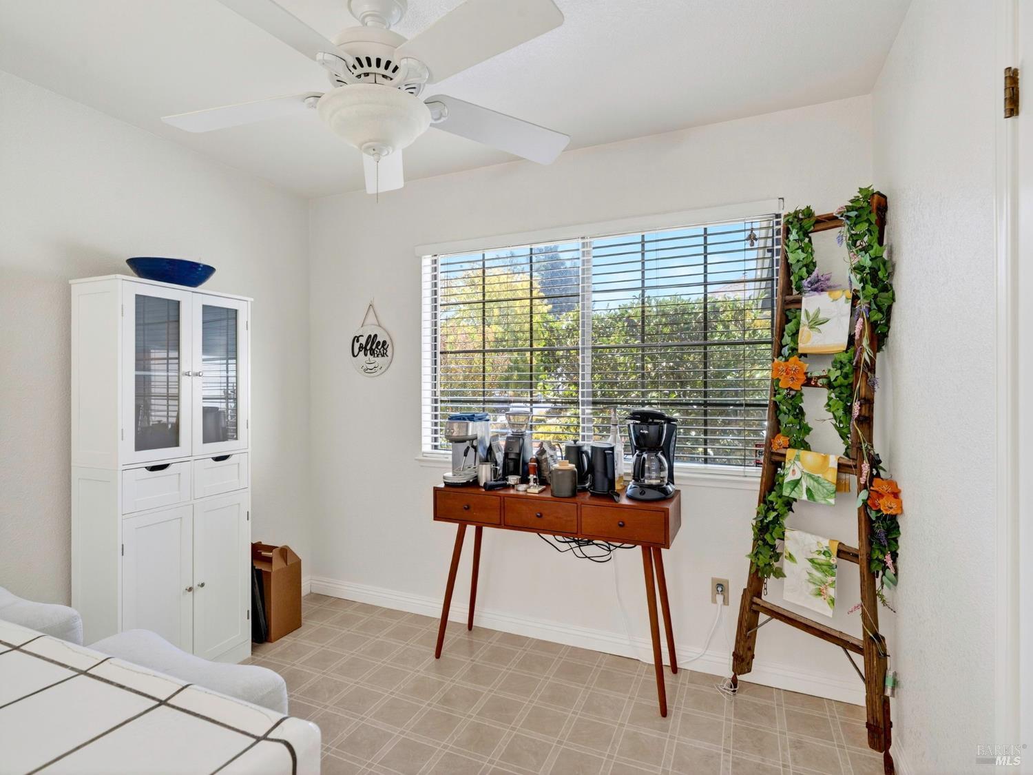 Detail Gallery Image 20 of 42 For 22 Valley West Cir, Napa,  CA 94558 - 3 Beds | 2/1 Baths