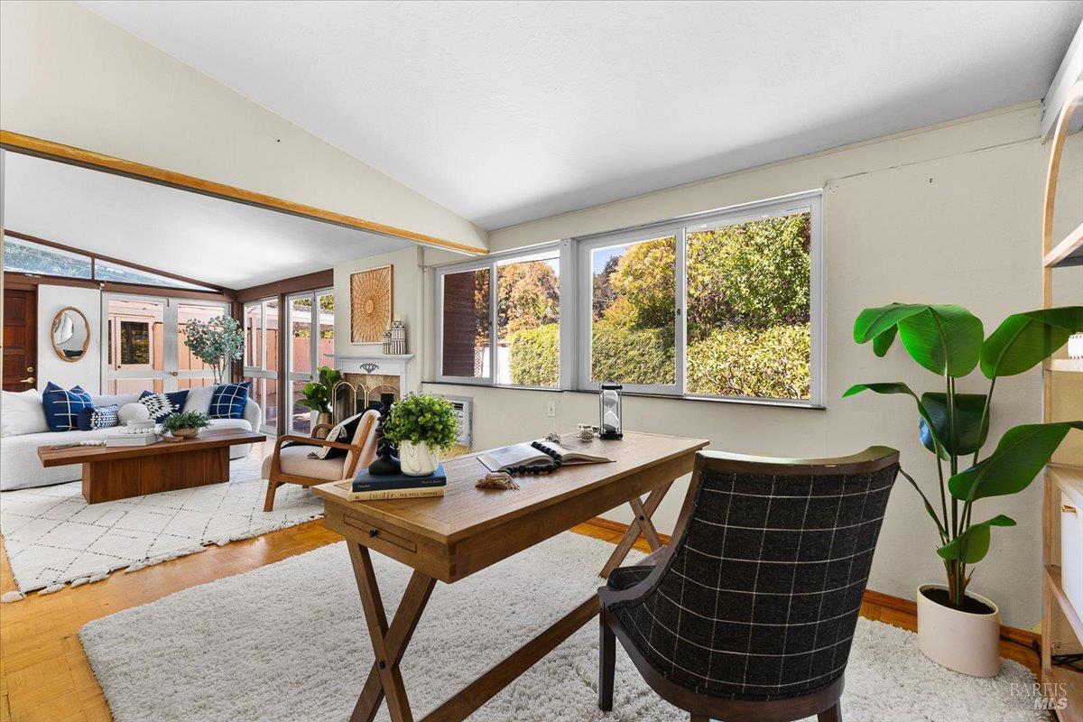 Detail Gallery Image 13 of 50 For 82 Grove Ln, Novato,  CA 94947 - 4 Beds | 2 Baths