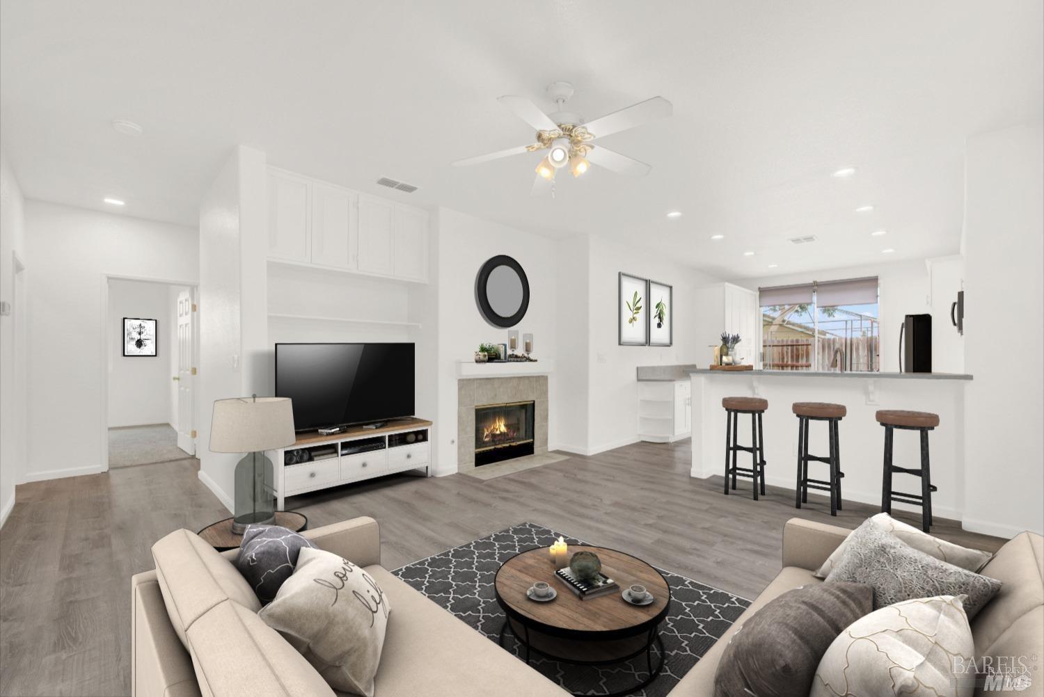 Detail Gallery Image 2 of 8 For 1021 Westgate Dr, Vacaville,  CA 95687 - 3 Beds | 2 Baths