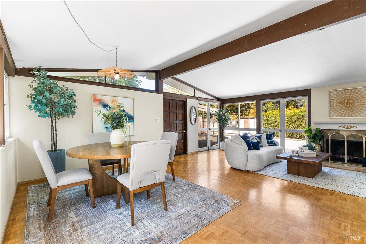 Detail Gallery Image 5 of 50 For 82 Grove Ln, Novato,  CA 94947 - 4 Beds | 2 Baths