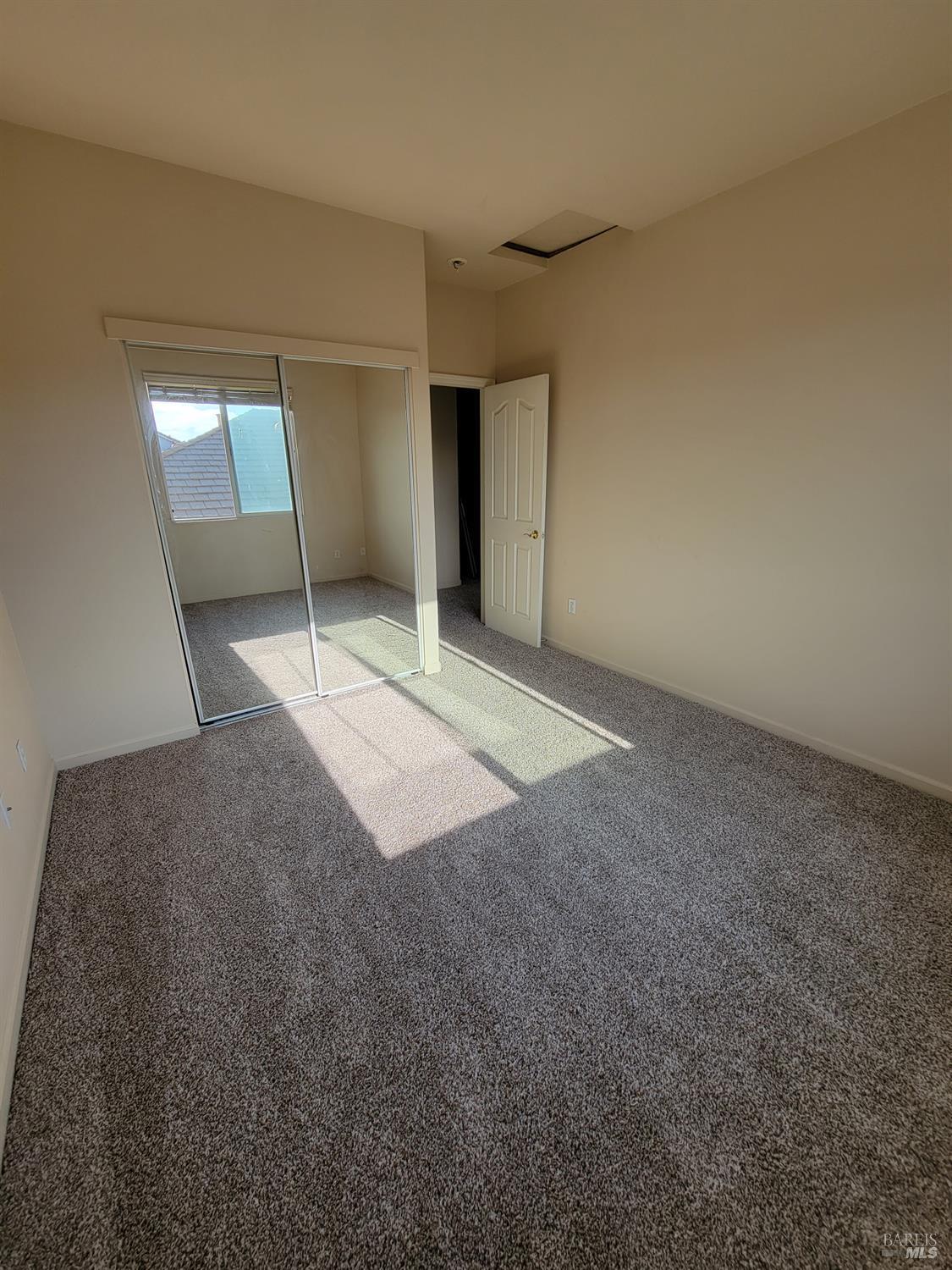 Detail Gallery Image 17 of 19 For 1609 Vandenberg Cir, Suisun City,  CA 94585 - 4 Beds | 3/1 Baths