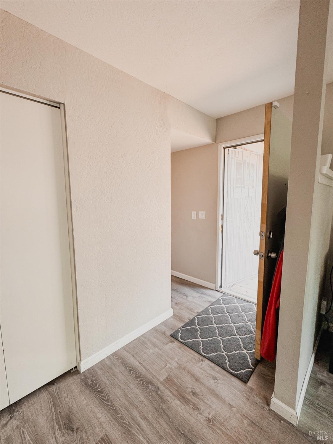 Detail Gallery Image 5 of 63 For 2065 Robin Dr, Fairfield,  CA 94533 - 3 Beds | 2 Baths