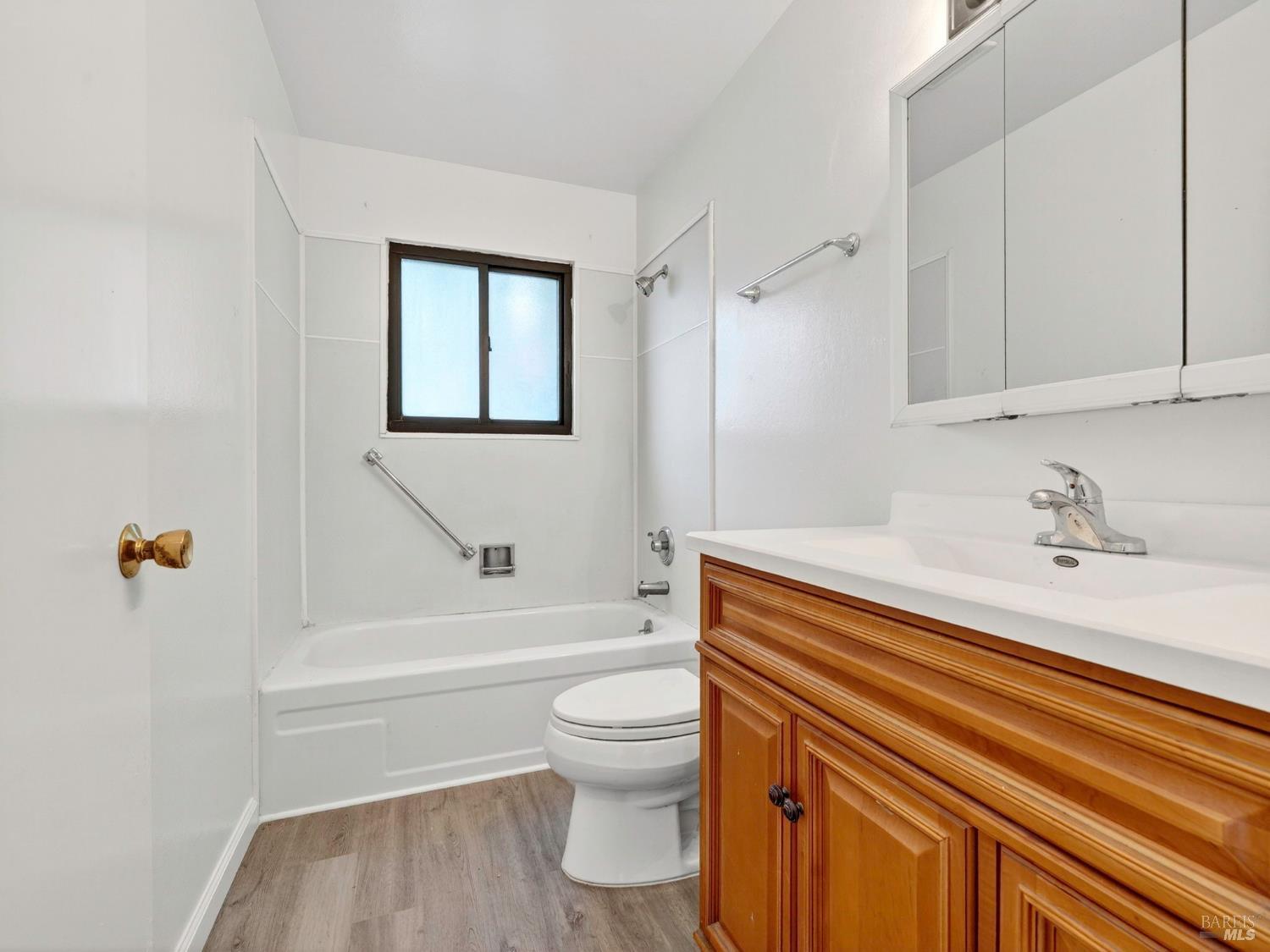 Detail Gallery Image 29 of 39 For 1552 Moonview Ct, Santa Rosa,  CA 95401 - 3 Beds | 2 Baths