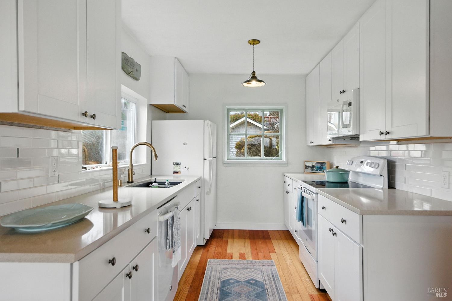 Detail Gallery Image 12 of 32 For 195 Ocean View Ave, Bodega Bay,  CA 94923 - 2 Beds | 2 Baths