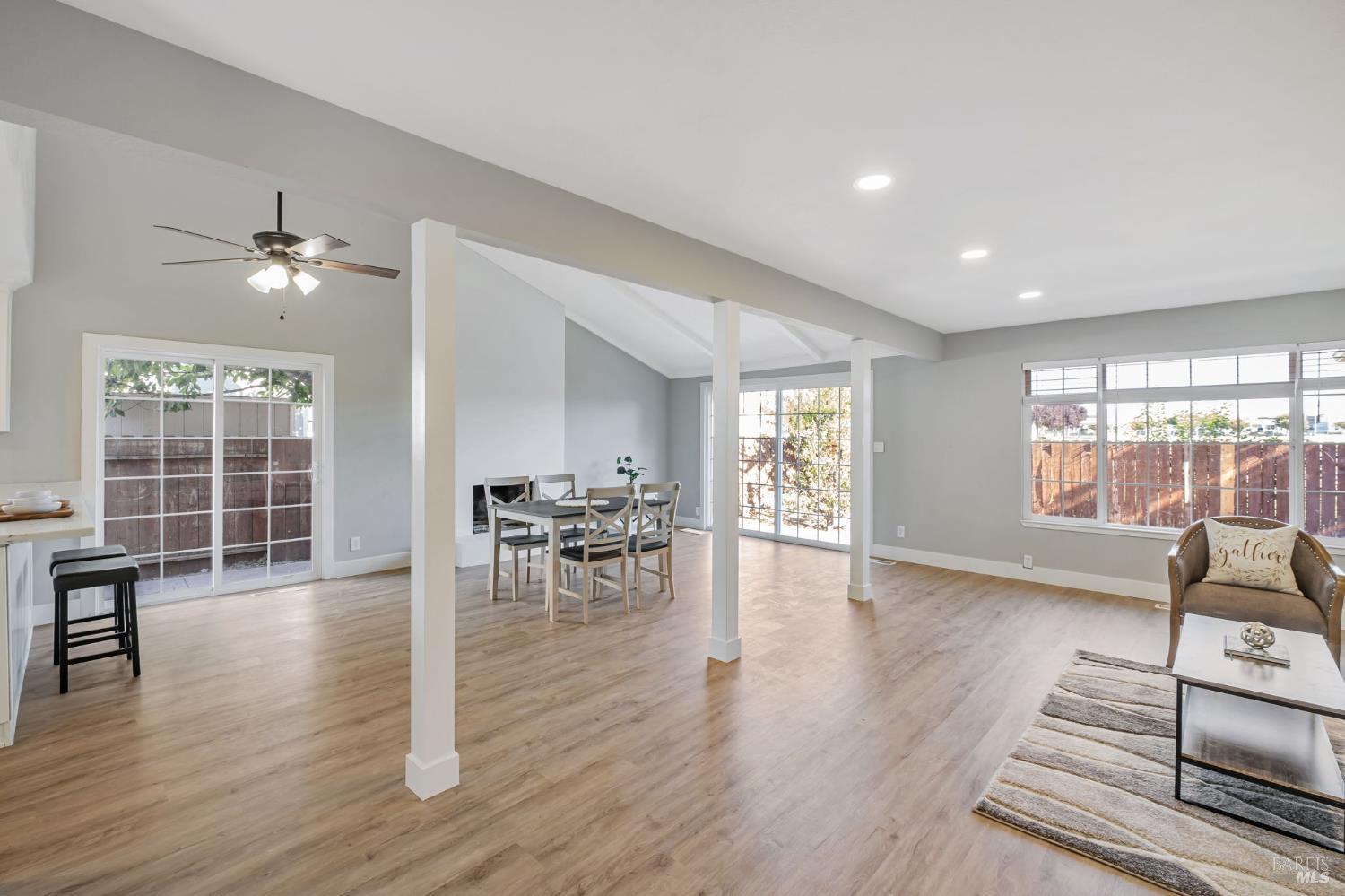 Detail Gallery Image 10 of 23 For 914 Francisco Dr, Suisun City,  CA 94585 - 3 Beds | 2 Baths