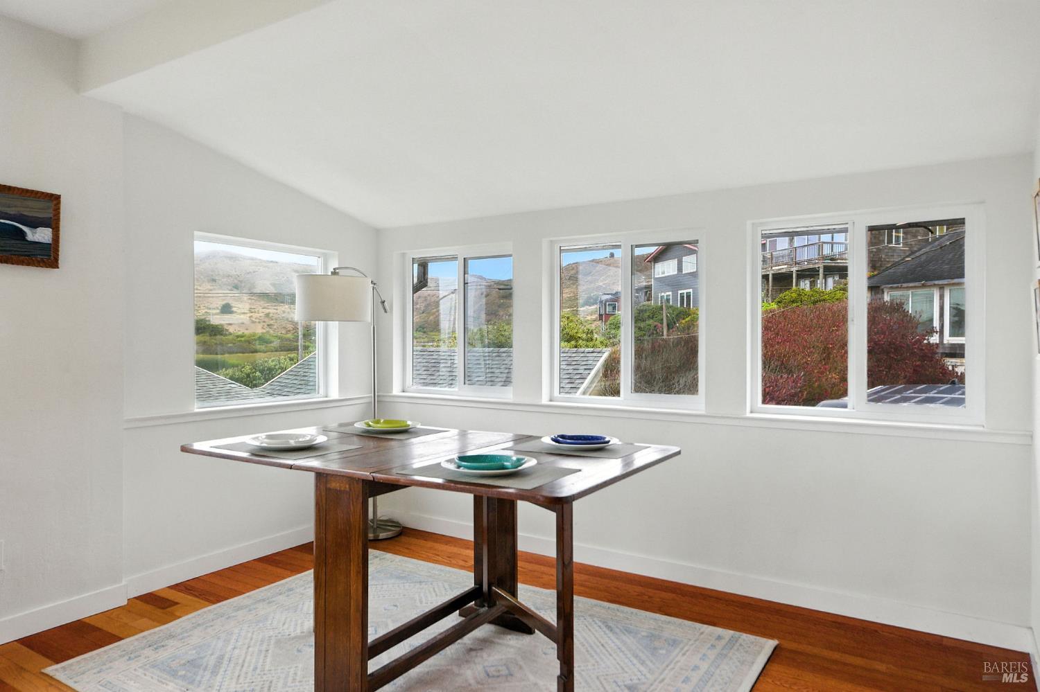 Detail Gallery Image 6 of 32 For 195 Ocean View Ave, Bodega Bay,  CA 94923 - 2 Beds | 2 Baths
