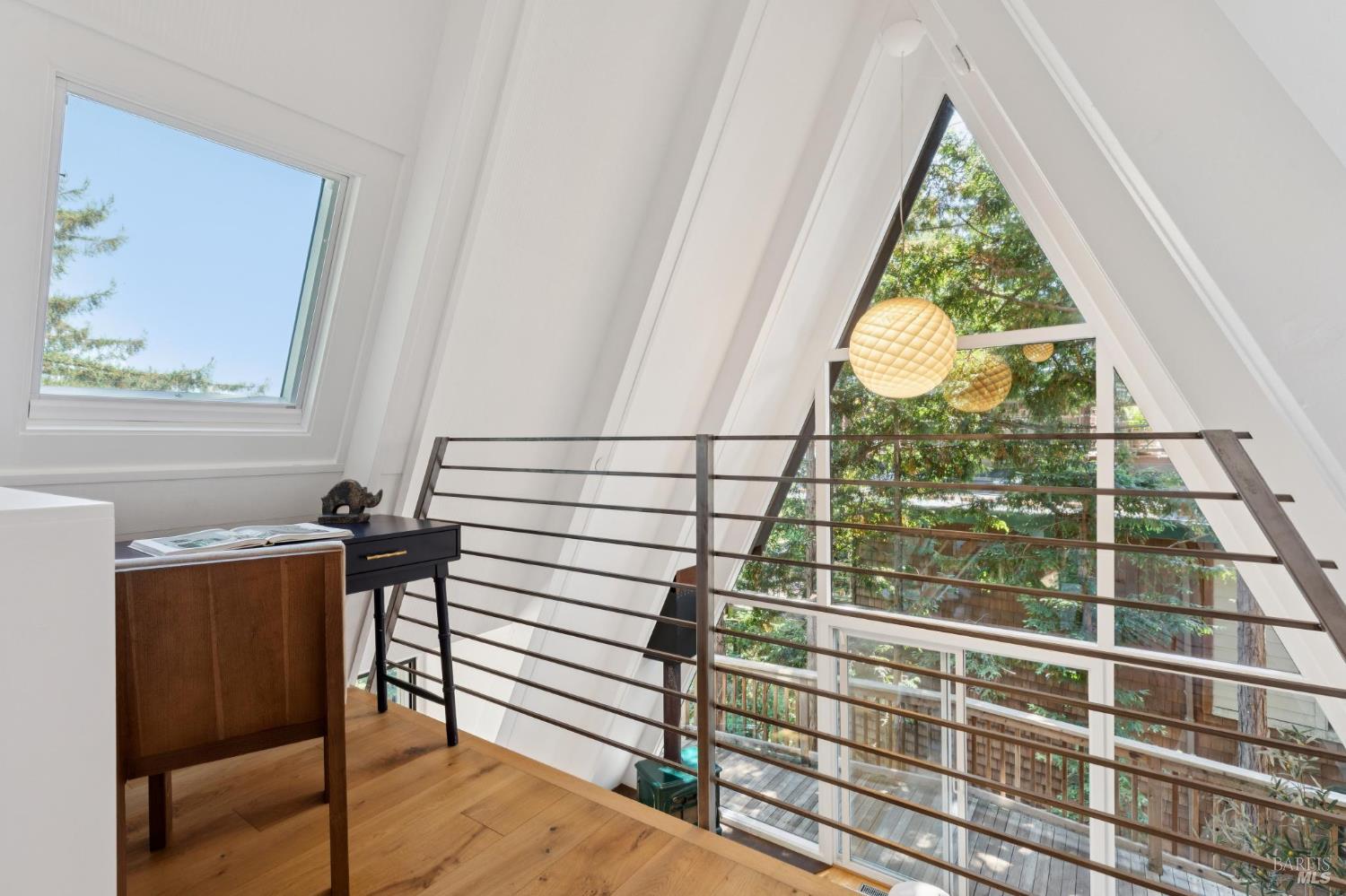 Detail Gallery Image 39 of 85 For 404 Summit Dr, Corte Madera,  CA 94925 - 3 Beds | 4 Baths
