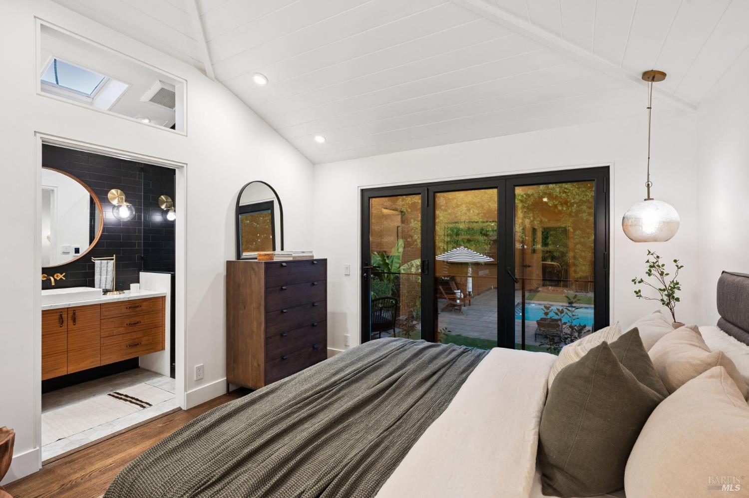 Detail Gallery Image 19 of 72 For 134 San Francisco Blvd, San Anselmo,  CA 94960 - 3 Beds | 3 Baths