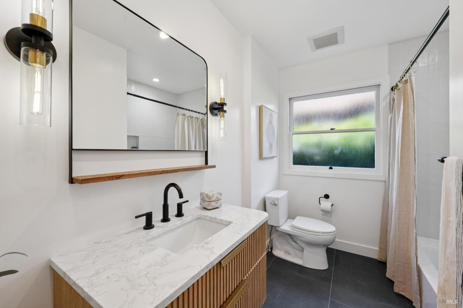 Detail Gallery Image 33 of 72 For 134 San Francisco Blvd, San Anselmo,  CA 94960 - 3 Beds | 3 Baths