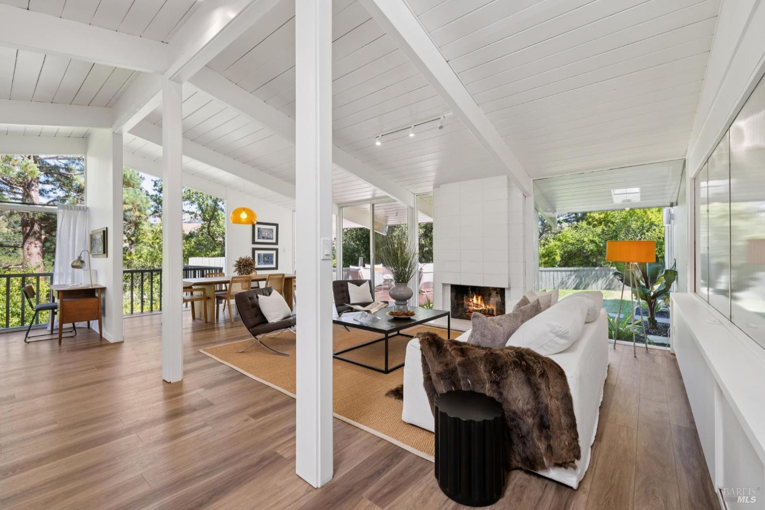Detail Gallery Image 8 of 53 For 876 Las Ovejas Ave, San Rafael,  CA 94903 - 4 Beds | 2 Baths